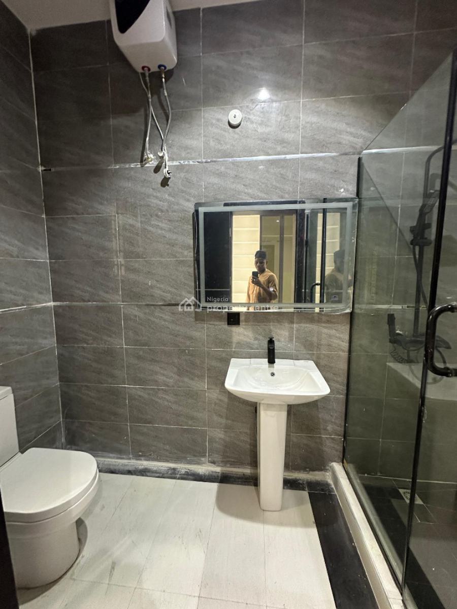 Fully Serviced Spacious 3 Bedroom Apartment with Pool & Gym, Lekki Phase 1, Lekki, Lagos, Flat / Apartment for Sale