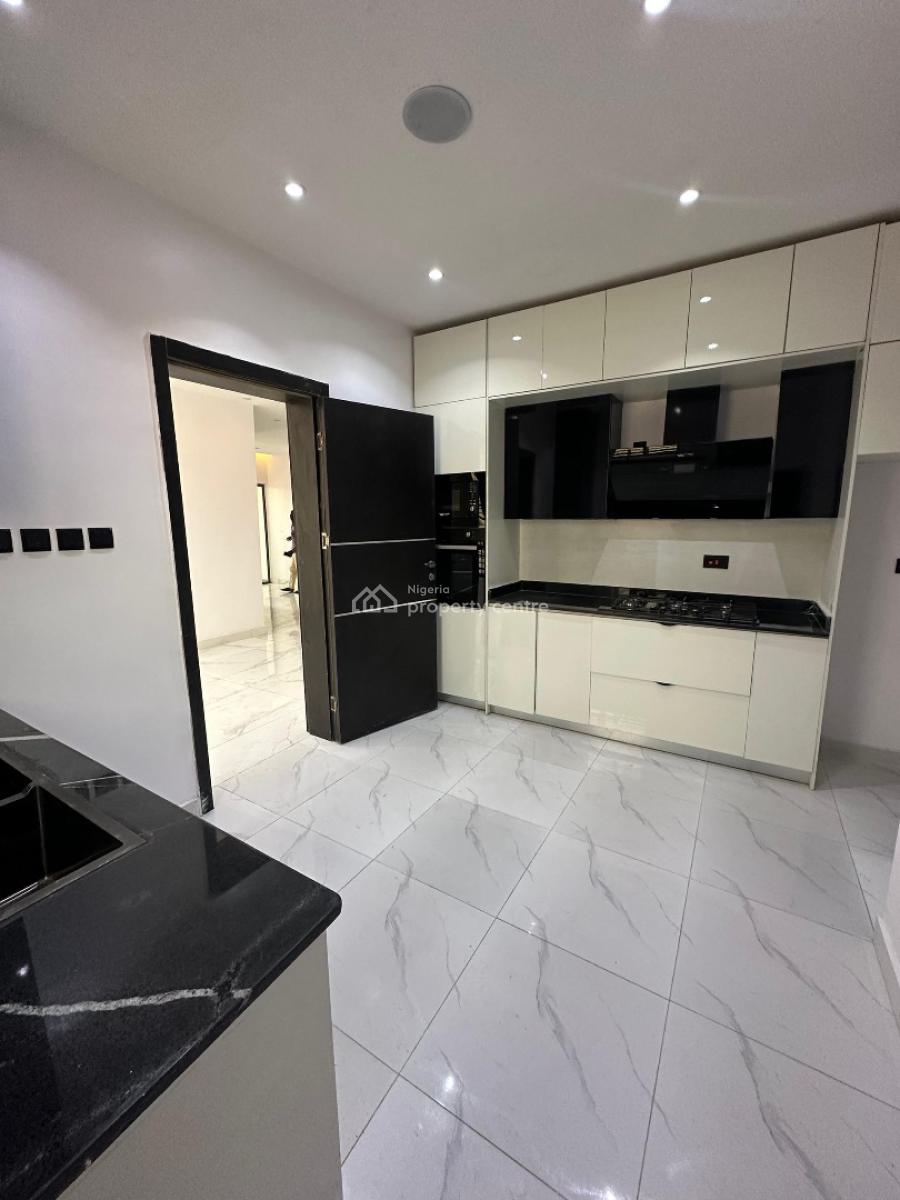 Fully Serviced Spacious 3 Bedroom Apartment with Pool & Gym, Lekki Phase 1, Lekki, Lagos, Flat / Apartment for Sale