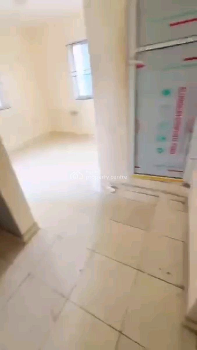 Mini Flat. Up Floor, Off Pedro Road, Shomolu, Lagos, Mini Flat (room and Parlour) for Rent