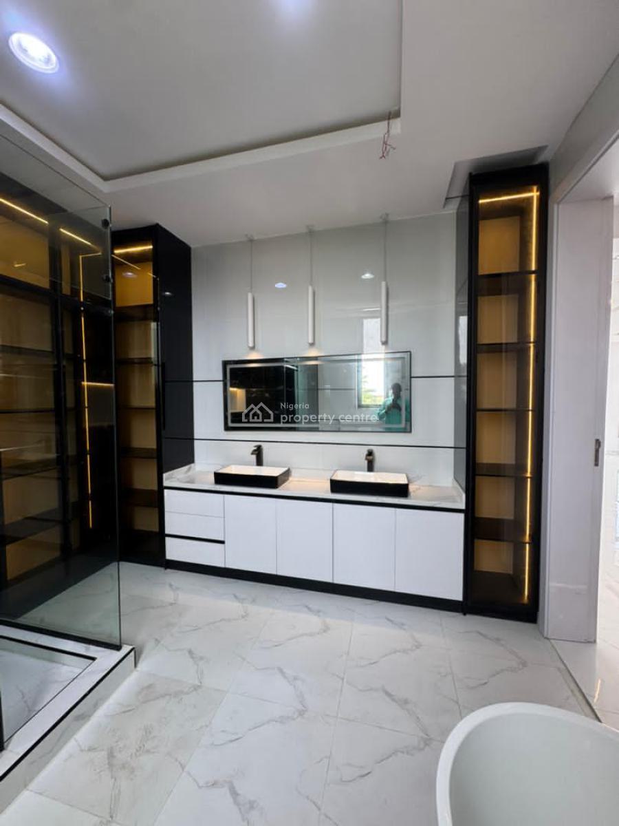 5 Bedroom Fully Detached Duplex with, Spacious Ensuite Rooms, & Rooftop, Vgc, Lekki, Lagos, Detached Duplex for Sale