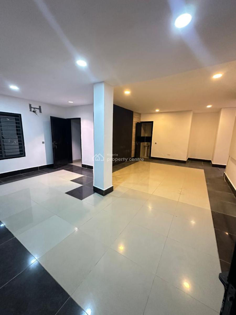 Clean and Spacious Ensuite Two Bedroom Apartment, Lekki Phase 1, Lekki, Lagos, Flat / Apartment for Rent