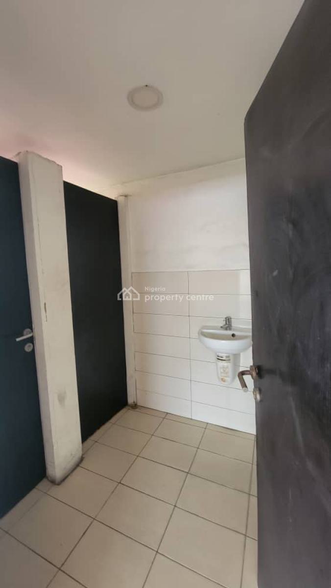 15sqm Office Space with 3 Toilet, Along Ogudu Road, Opposite Poris Bank, Ogudu, Lagos, Office Space for Rent