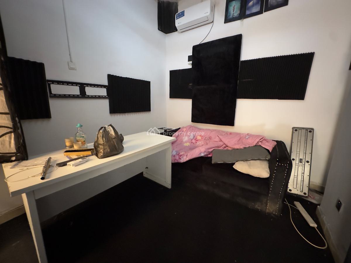 Self Contain Bq, Cooplag Gardens Estate, Lafiaji, Lekki, Lagos, Self Contain (single Rooms) for Rent