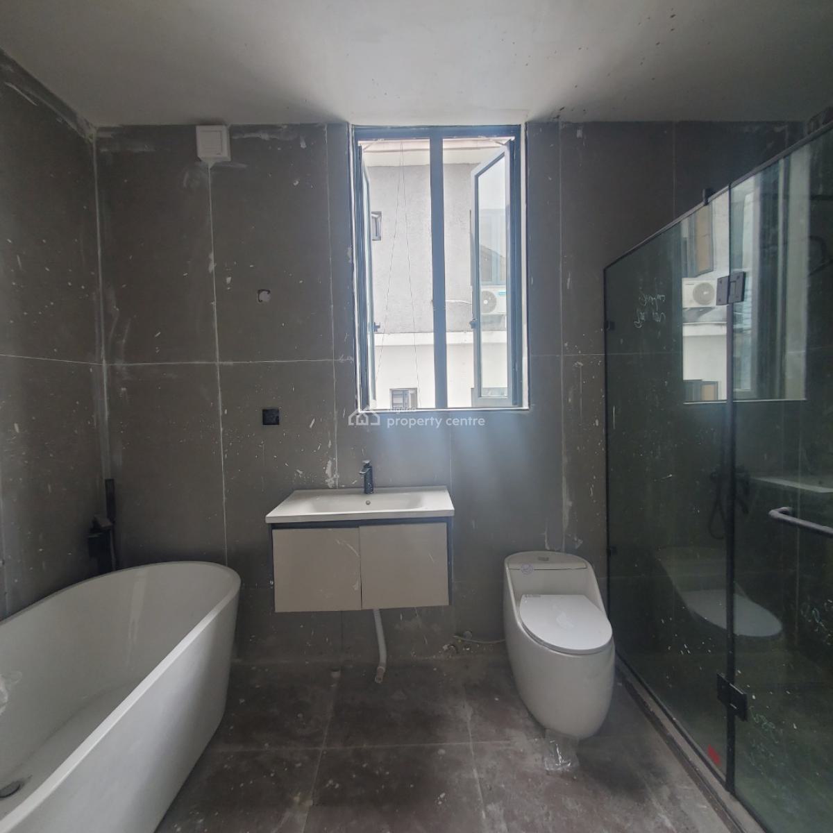 Exquisite 5bedroom Duplex with a Bq in a Secured Vicinity, Lekki Phase 1, Lekki, Lagos, House for Sale