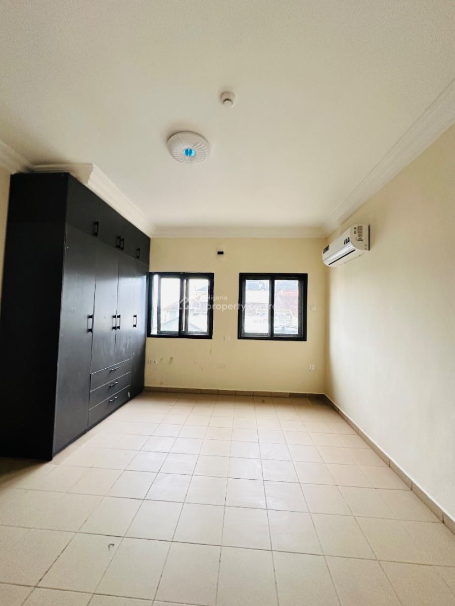Elegantly Built 3 Bedroom Apartment with Bq, Pool, Gym & Elevator, Lekki Phase 1, Lekki, Lagos, Flat / Apartment for Rent
