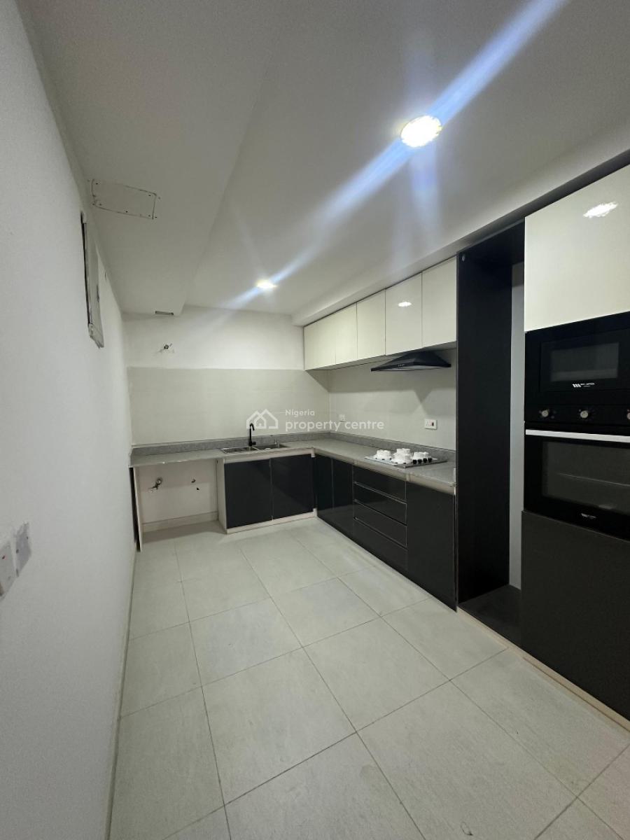 Fully Serviced 2-bedroom Apartment with Pool, Gym & Elevator, Lekki Phase 1, Lekki, Lagos, Flat / Apartment for Sale