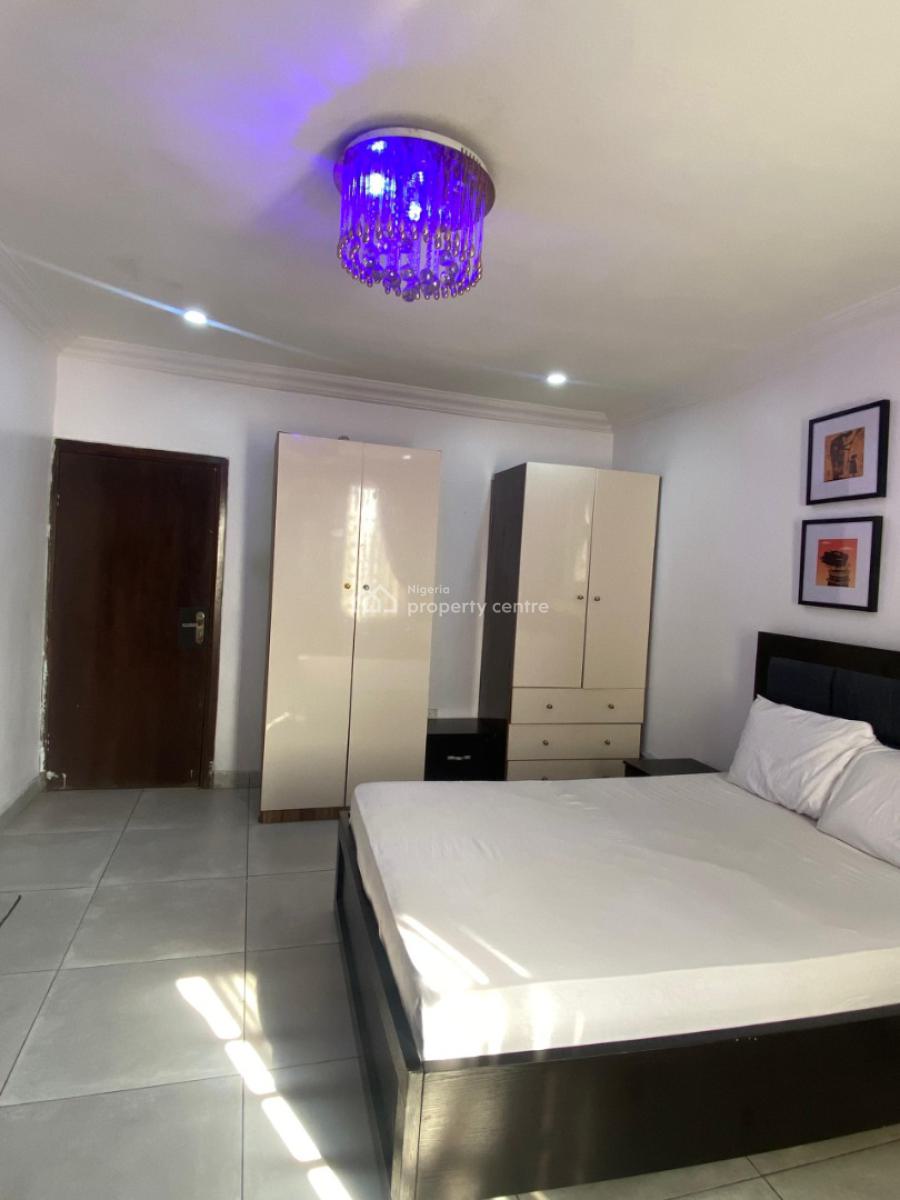 Fully Furnished Large and Spacious Room, Shared Apartment, Off Lekki Conservation, Lekki, Lagos, Flat / Apartment for Rent