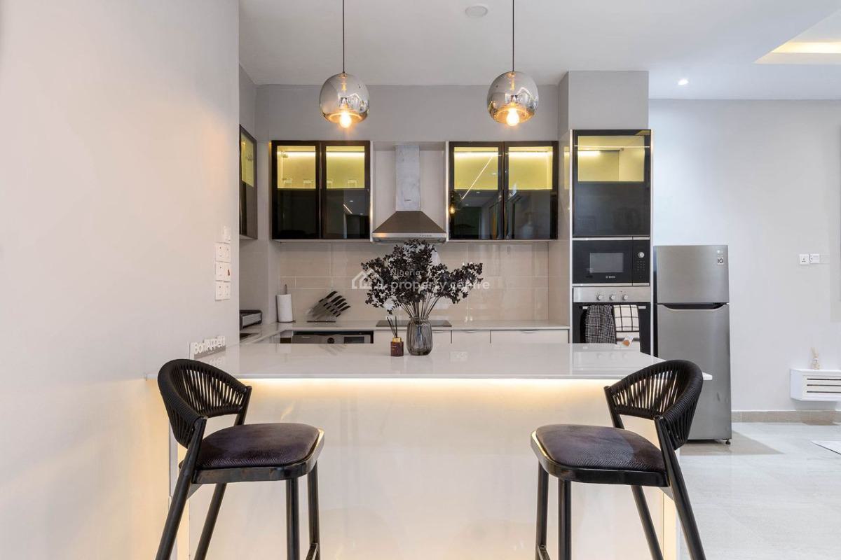 Exquisite 2 Bedroom Apartment, Admiralty Way, Lekki Phase 1, Lekki, Lagos, Flat / Apartment Short Let