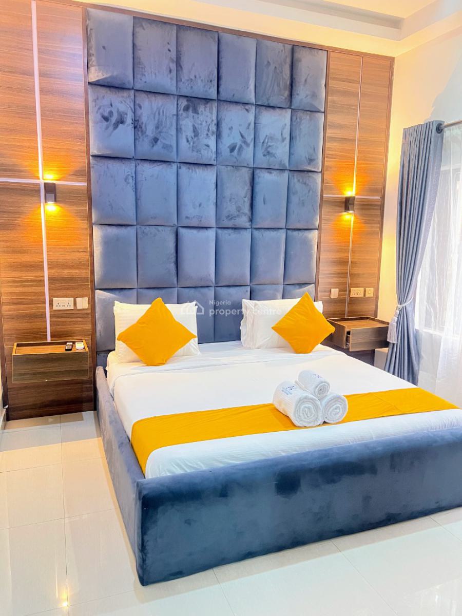 Vacation Amber 1 Bed Apartment, Freedom Way, Lekki Phase 1, Lekki, Lagos, Flat / Apartment Short Let