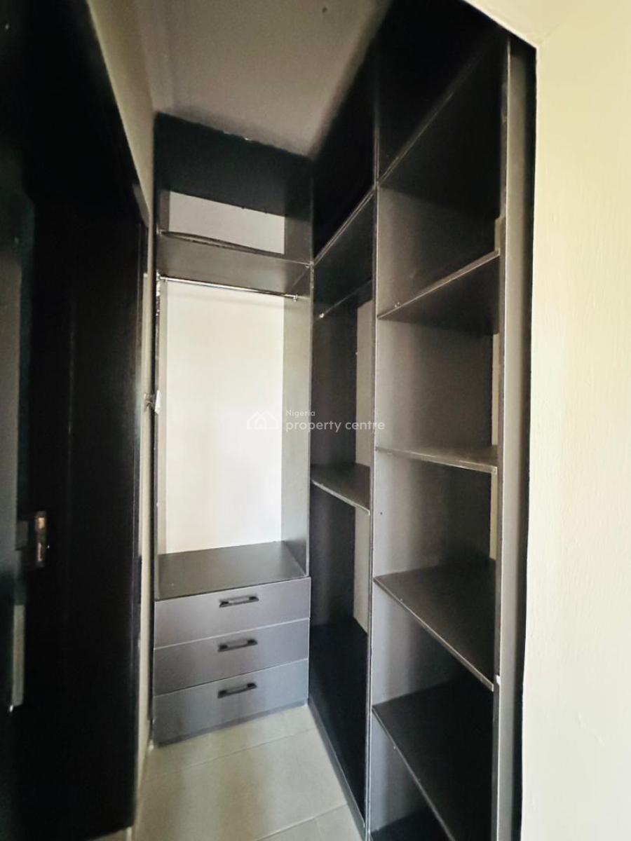 Elegantly Built 3 Bedroom Apartment with Bq ,pool , Gym & Elevator, Lekki Phase 1, Lekki, Lagos, Flat / Apartment for Rent