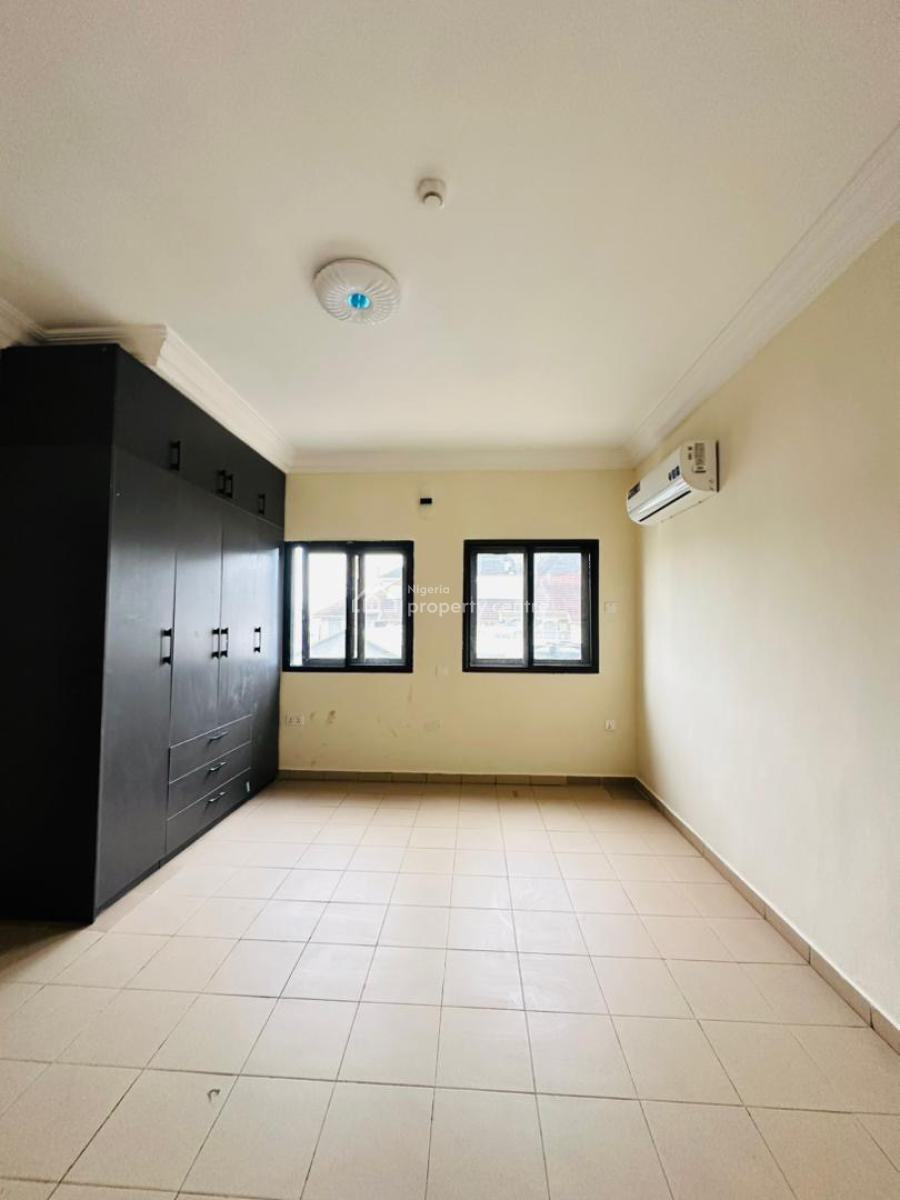 Elegantly Built 3 Bedroom Apartment with Bq ,pool , Gym & Elevator, Lekki Phase 1, Lekki, Lagos, Flat / Apartment for Rent