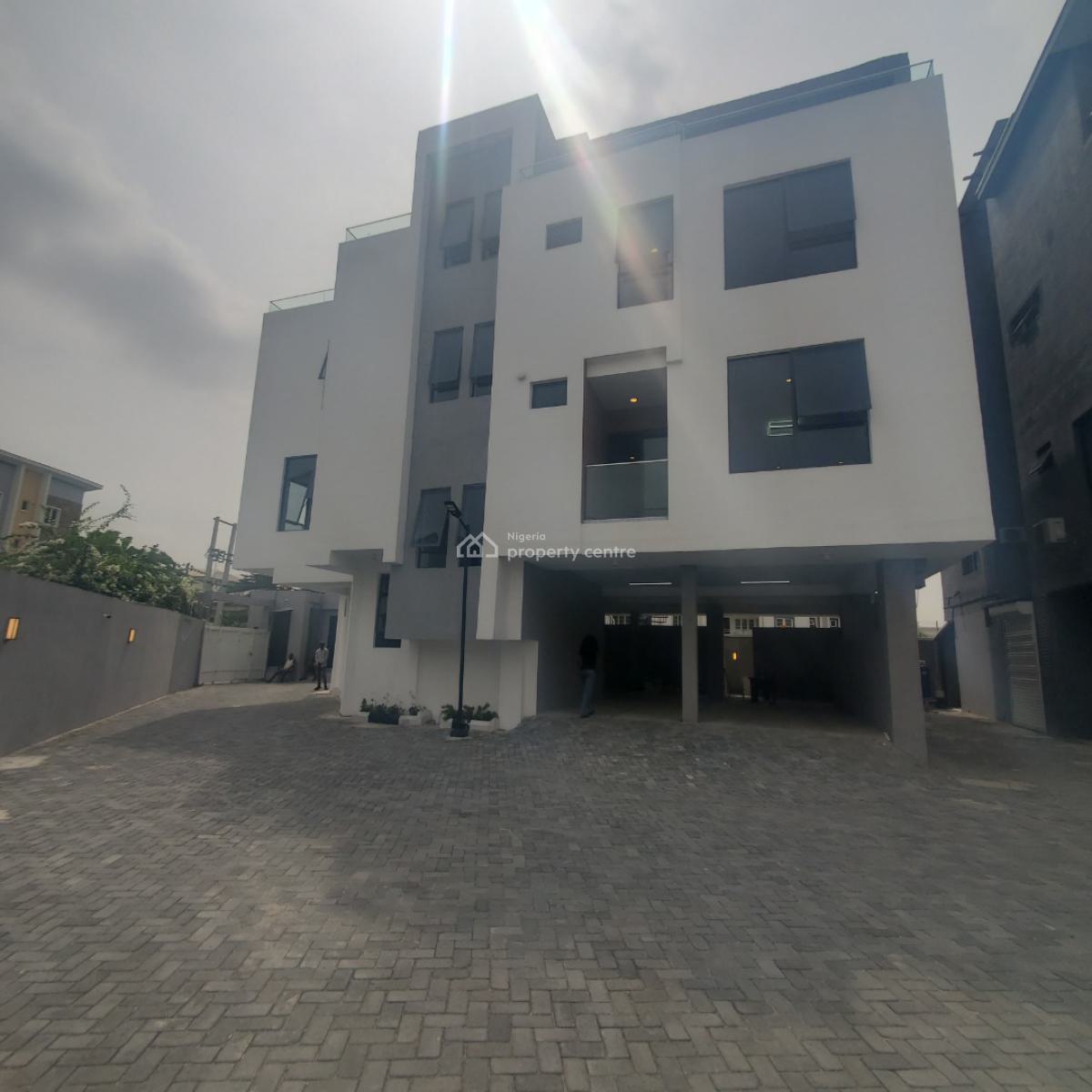 Magnificent 4bedroom Maisonette with a Pool, Lekki Phase 1, Lekki, Lagos, Flat / Apartment for Sale