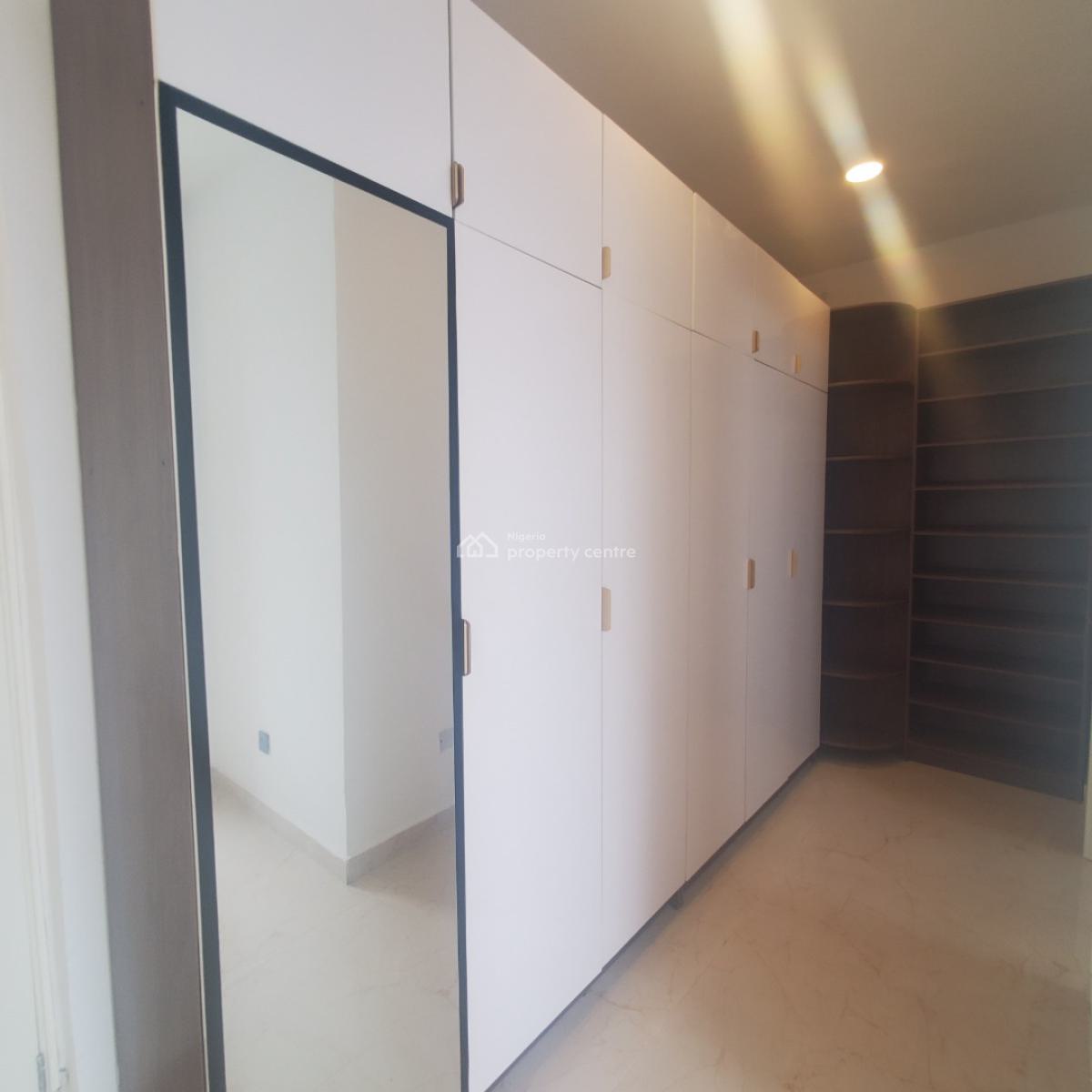 Magnificent 4bedroom Maisonette with a Pool, Lekki Phase 1, Lekki, Lagos, Flat / Apartment for Sale