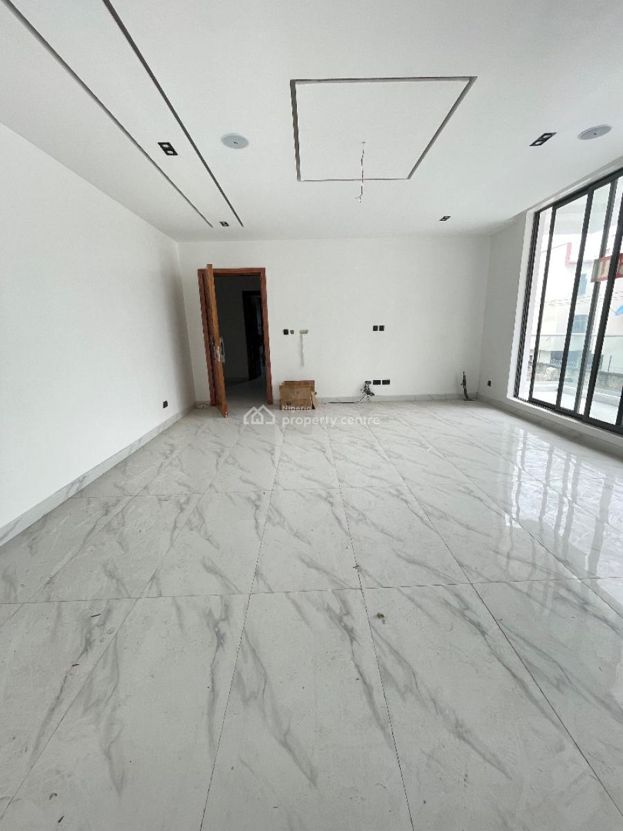 Fully Serviced 2bedroom Apartment, Freedom Way, Lekki Phase 1, Lekki, Lagos, Flat / Apartment for Sale