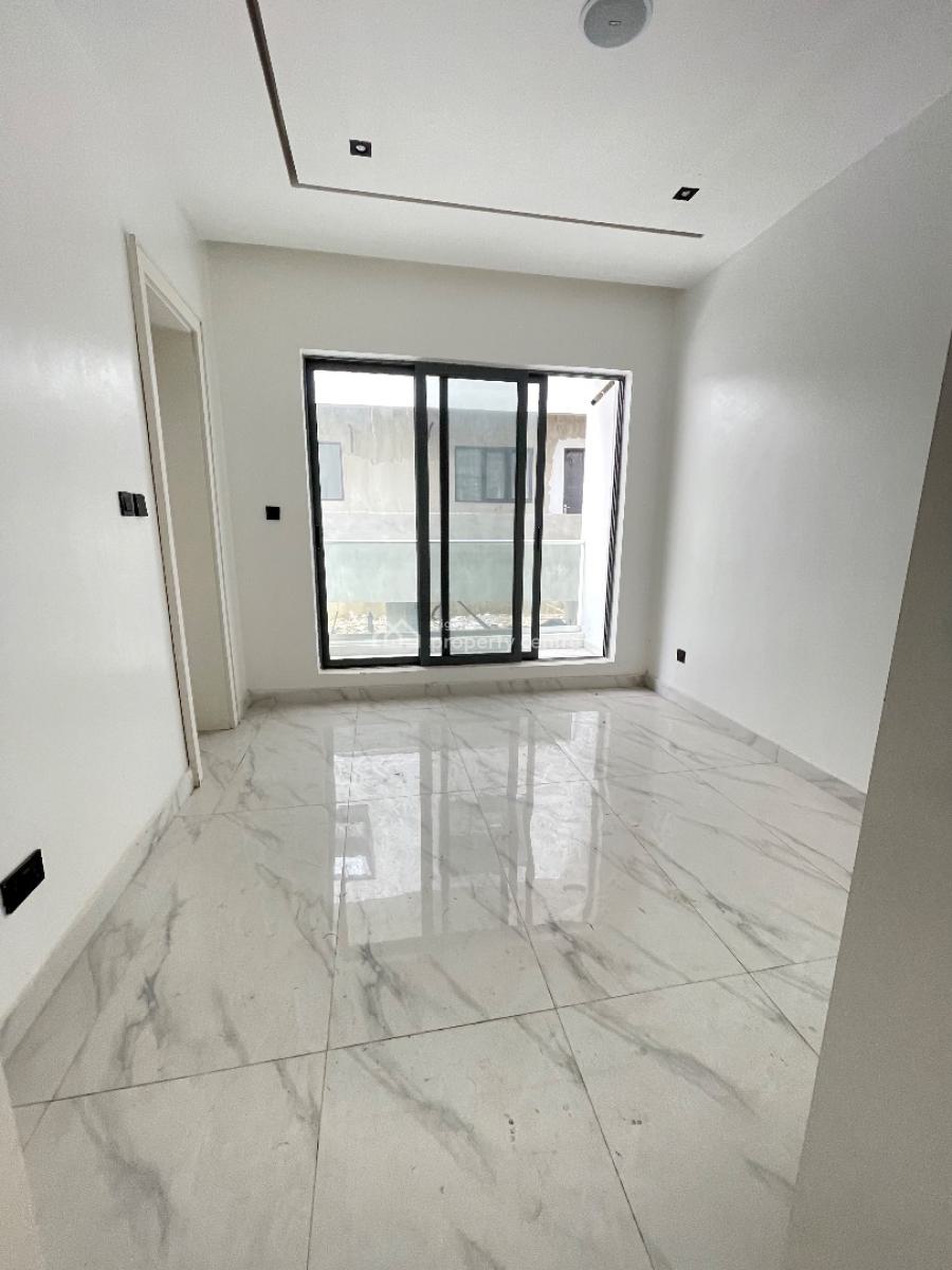 Fully Serviced 2bedroom Apartment, Freedom Way, Lekki Phase 1, Lekki, Lagos, Flat / Apartment for Sale