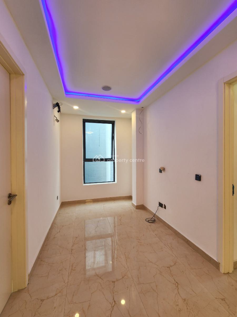 Luxury 4 Bedroom Maisonette with a Bq, & Pool, Lekki Phase 1, Lekki, Lagos, Flat / Apartment for Sale