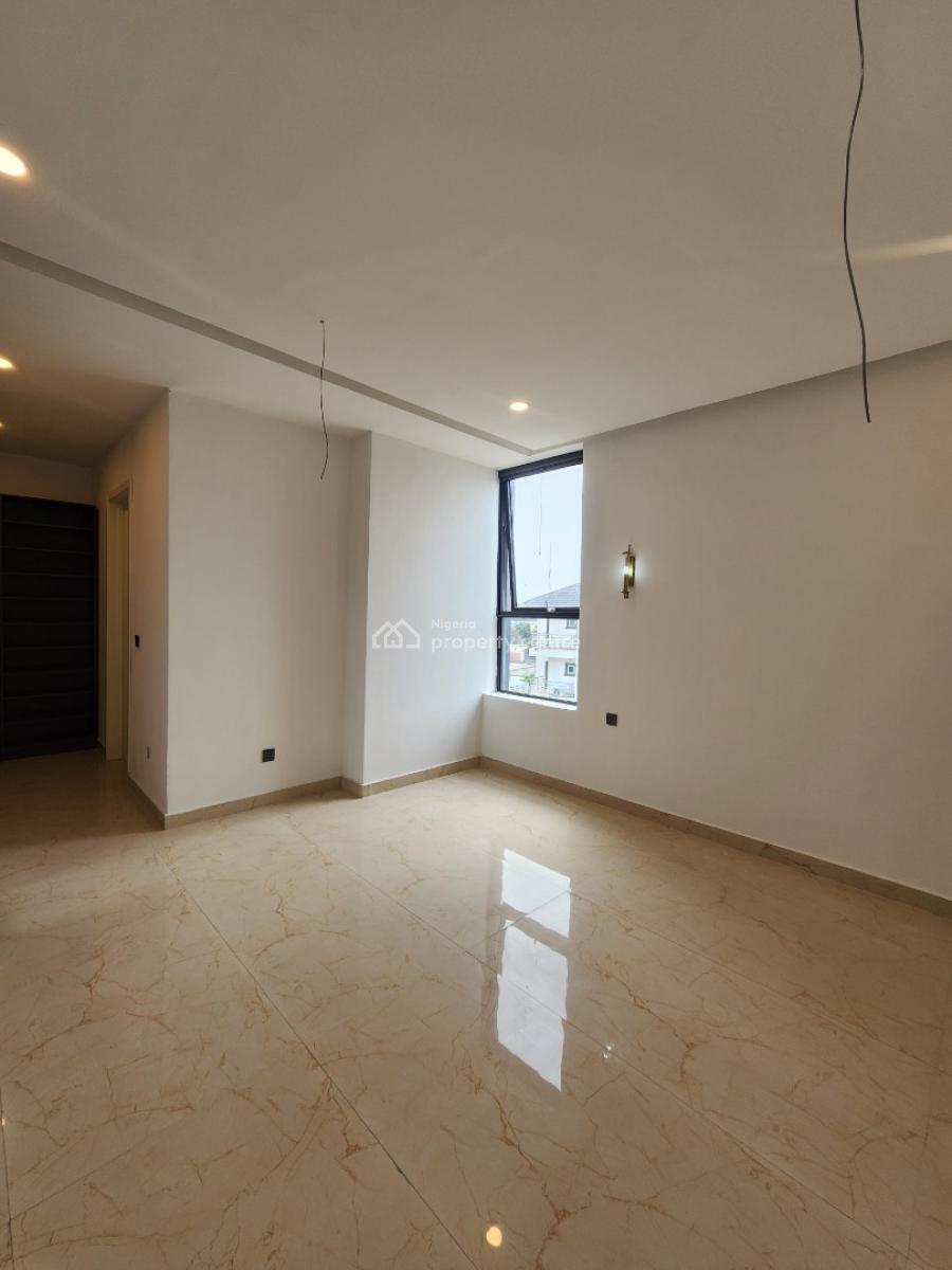 Luxury 4 Bedroom Maisonette with a Bq, & Pool, Lekki Phase 1, Lekki, Lagos, Flat / Apartment for Sale
