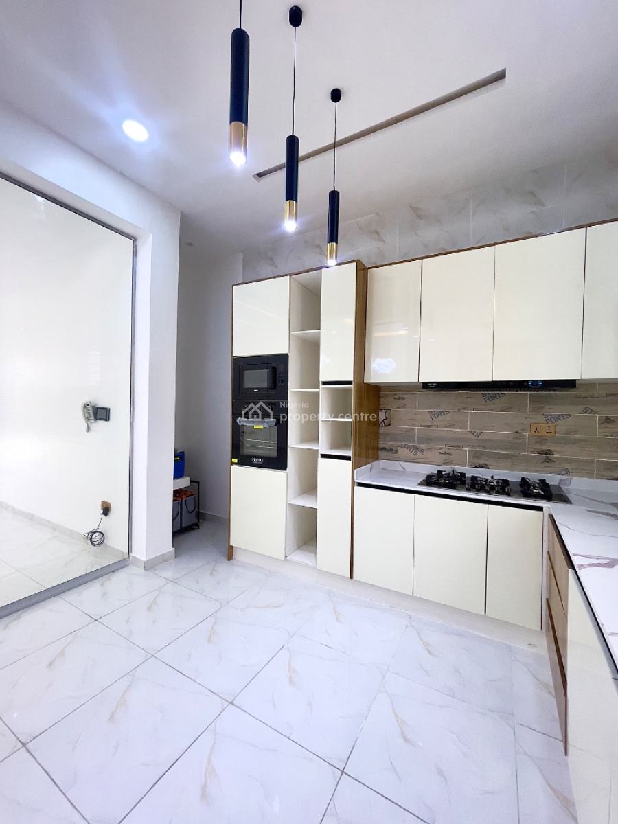 Luxury and Spacious 2 Bedroom Apartment, Chevron, Agungi, Lekki, Lagos, Block of Flats for Sale