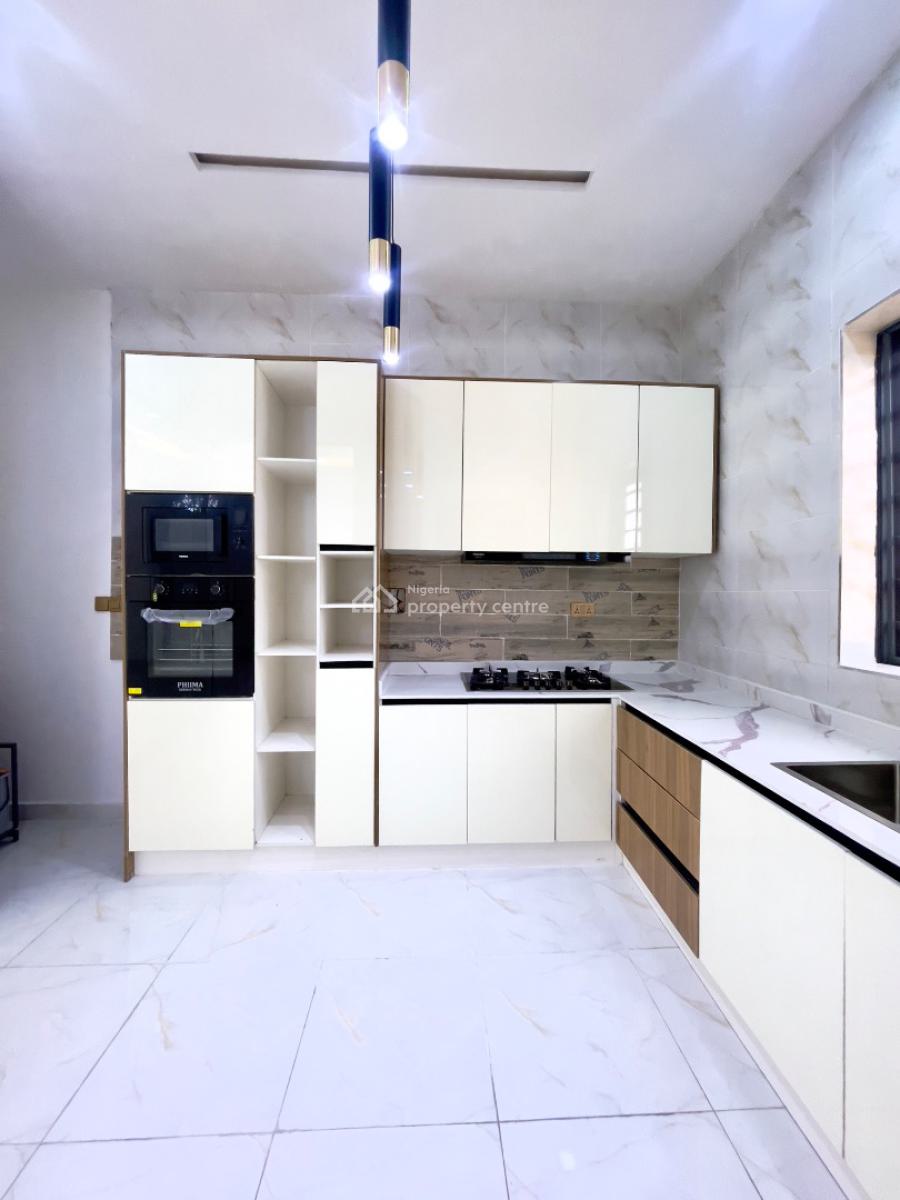 Luxury and Spacious 2 Bedroom Apartment, Chevron, Agungi, Lekki, Lagos, Block of Flats for Sale