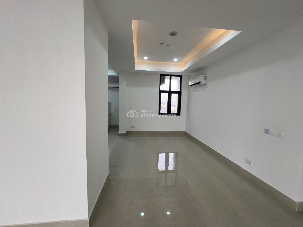 3 Bedroom Apartment Plus Gym, Swimming Pool, Elevator, Lekki Phase 1, Lekki, Lagos, Flat / Apartment for Sale