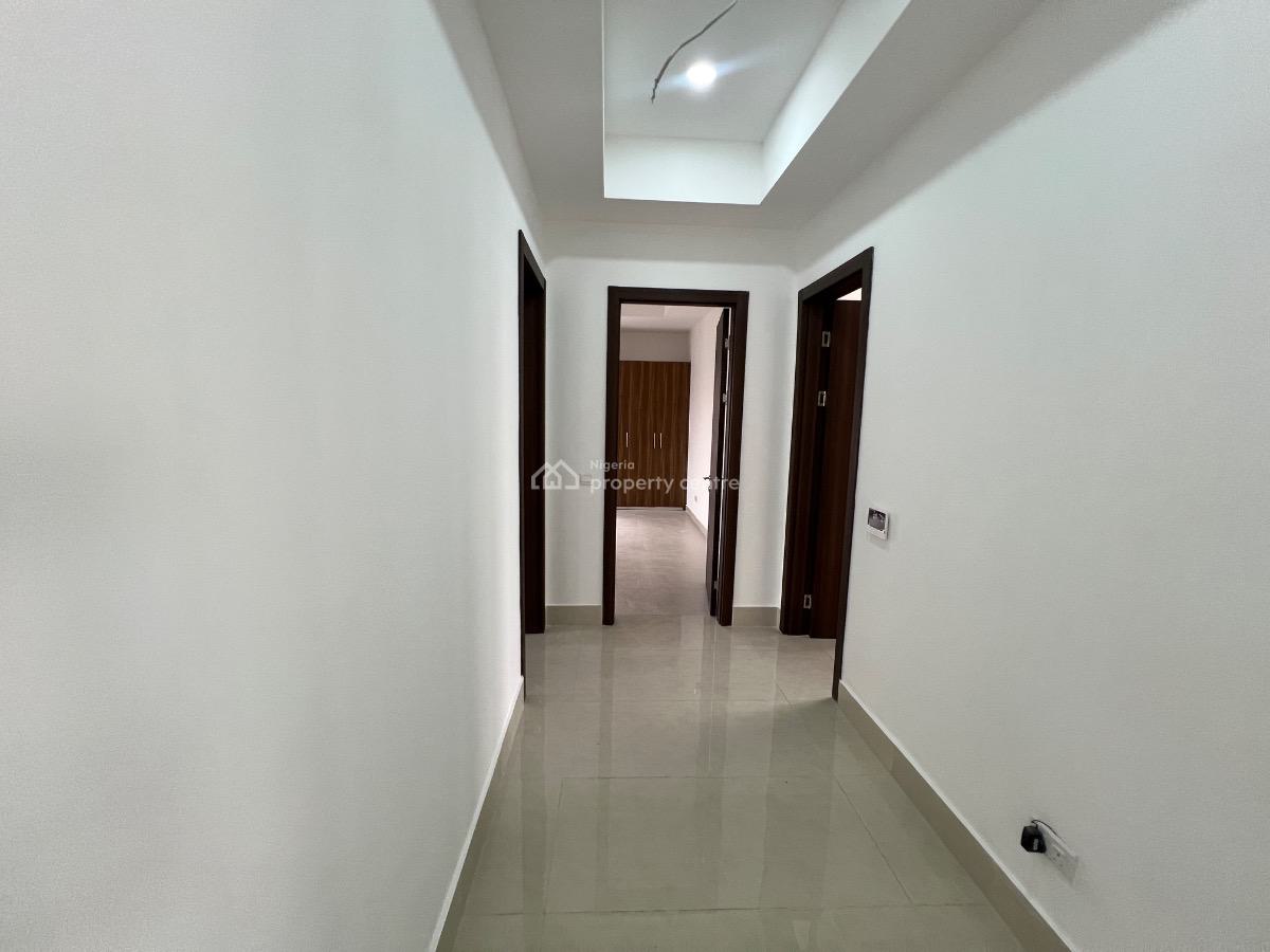 3 Bedroom Apartment Plus Gym, Swimming Pool, Elevator, Lekki Phase 1, Lekki, Lagos, Flat / Apartment for Sale