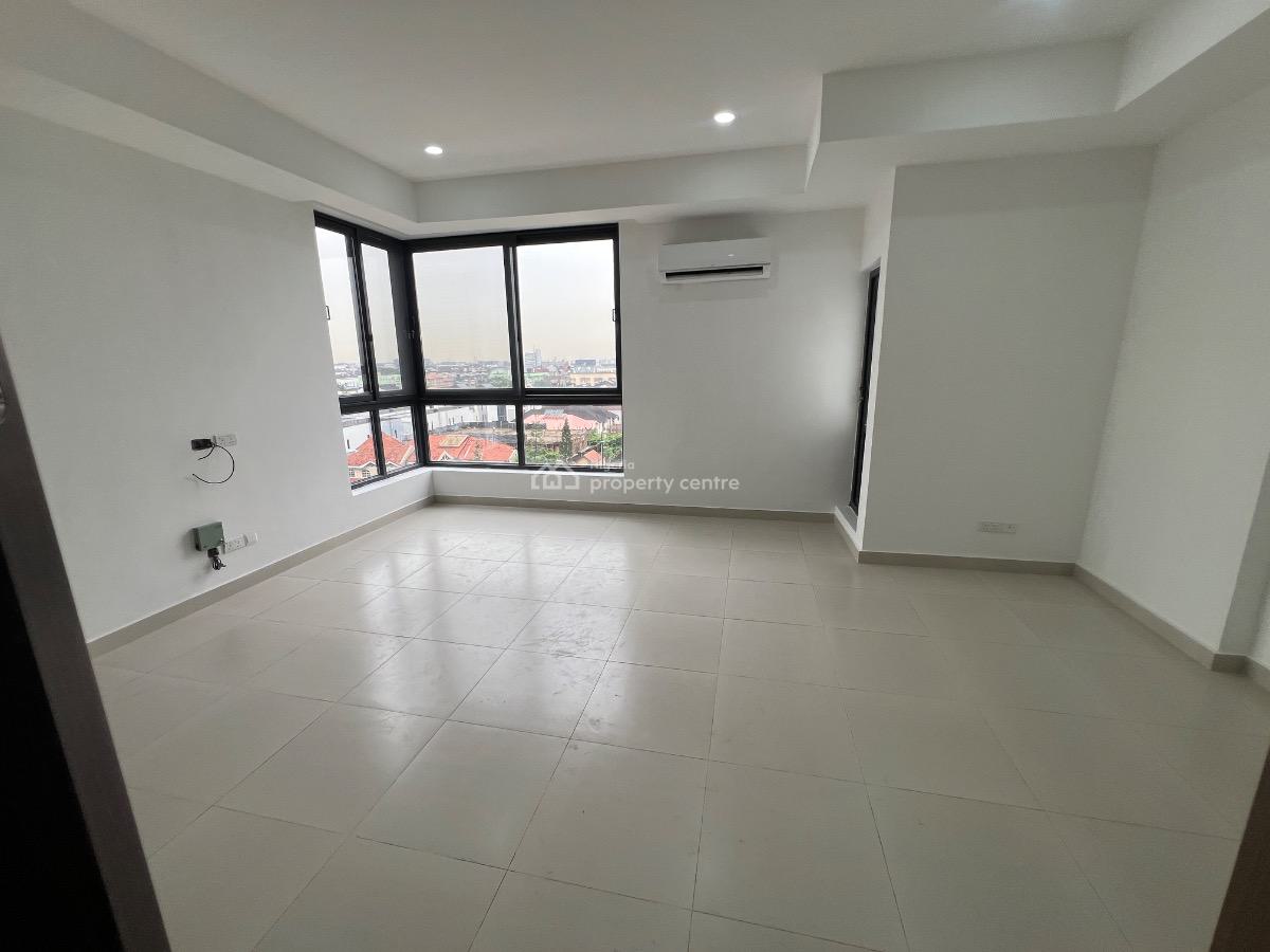 3 Bedroom Apartment Plus Gym, Swimming Pool, Elevator, Lekki Phase 1, Lekki, Lagos, Flat / Apartment for Sale