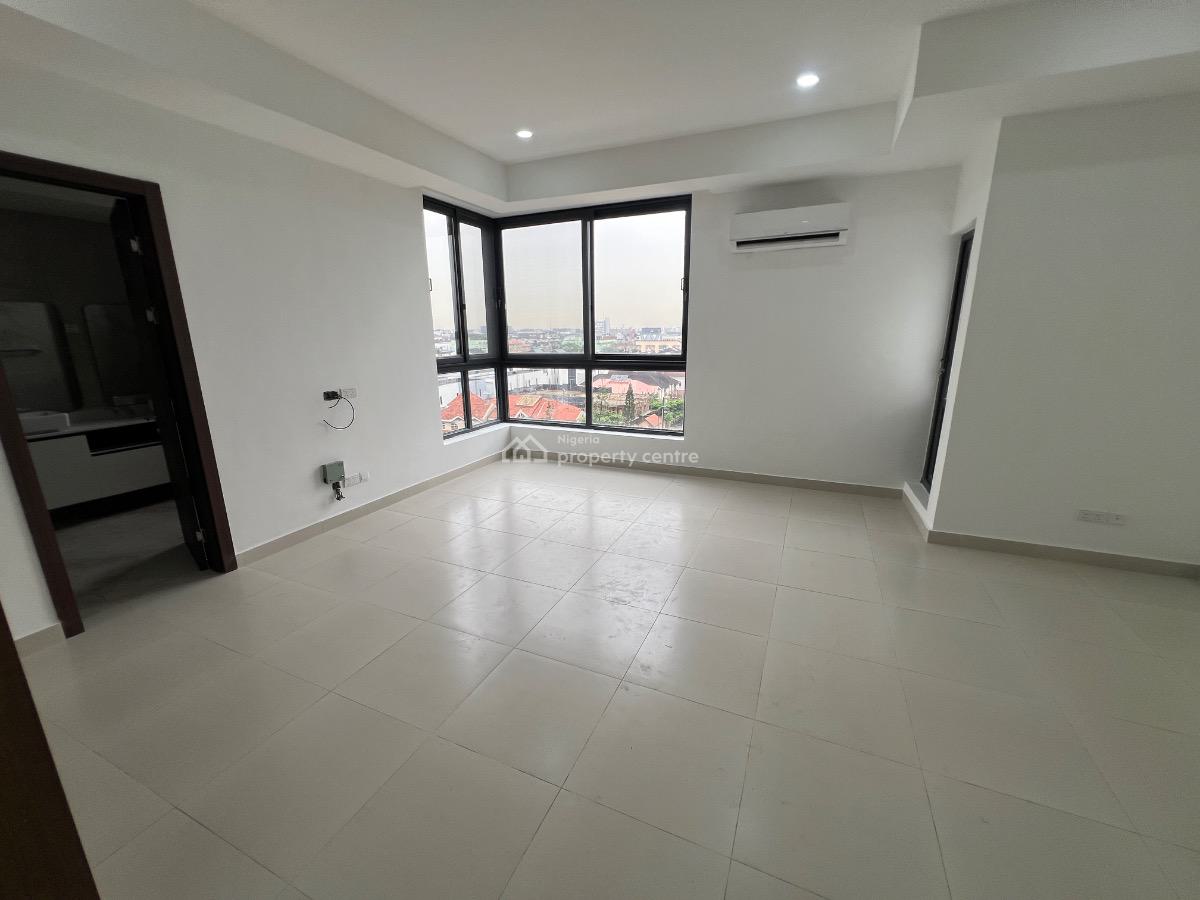 3 Bedroom Apartment Plus Gym, Swimming Pool, Elevator, Lekki Phase 1, Lekki, Lagos, Flat / Apartment for Sale