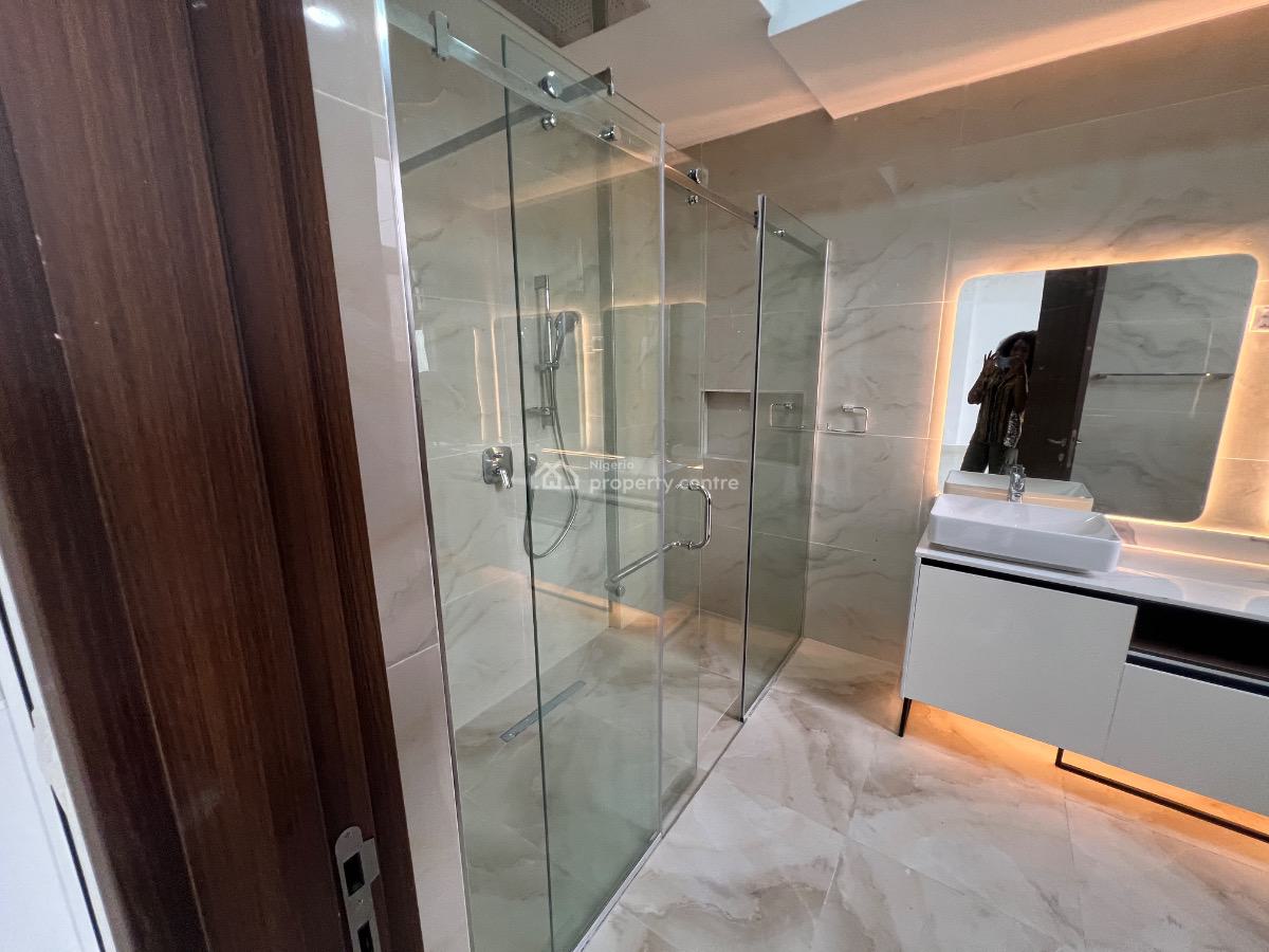 3 Bedroom Apartment Plus Gym, Swimming Pool, Elevator, Lekki Phase 1, Lekki, Lagos, Flat / Apartment for Sale