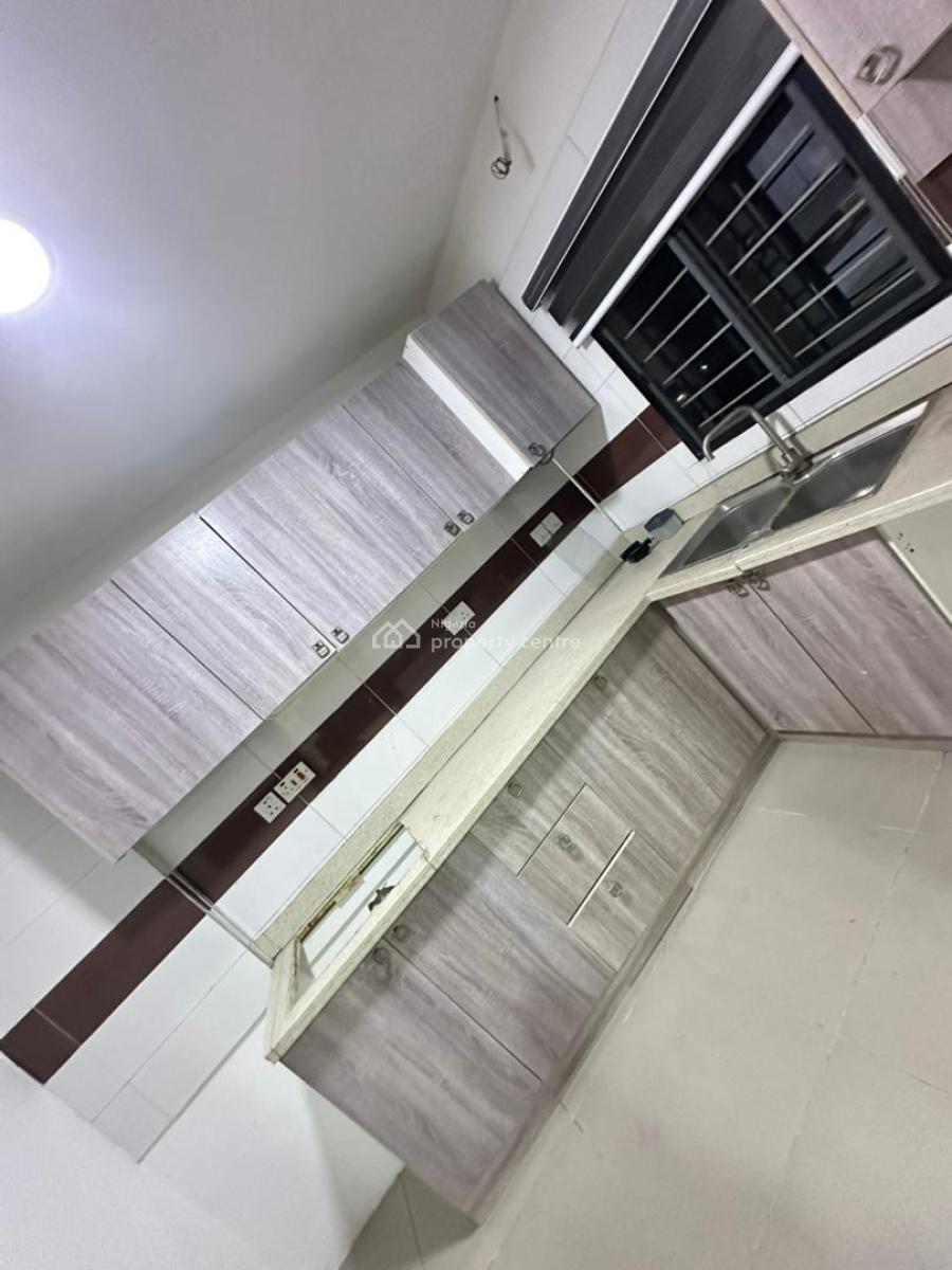 Massive Exclusive 2 Bedroom Flat Upstairs, Right Hand Side Ask Bencom Homes, Lekki Phase 1, Lekki, Lagos, Flat / Apartment for Rent
