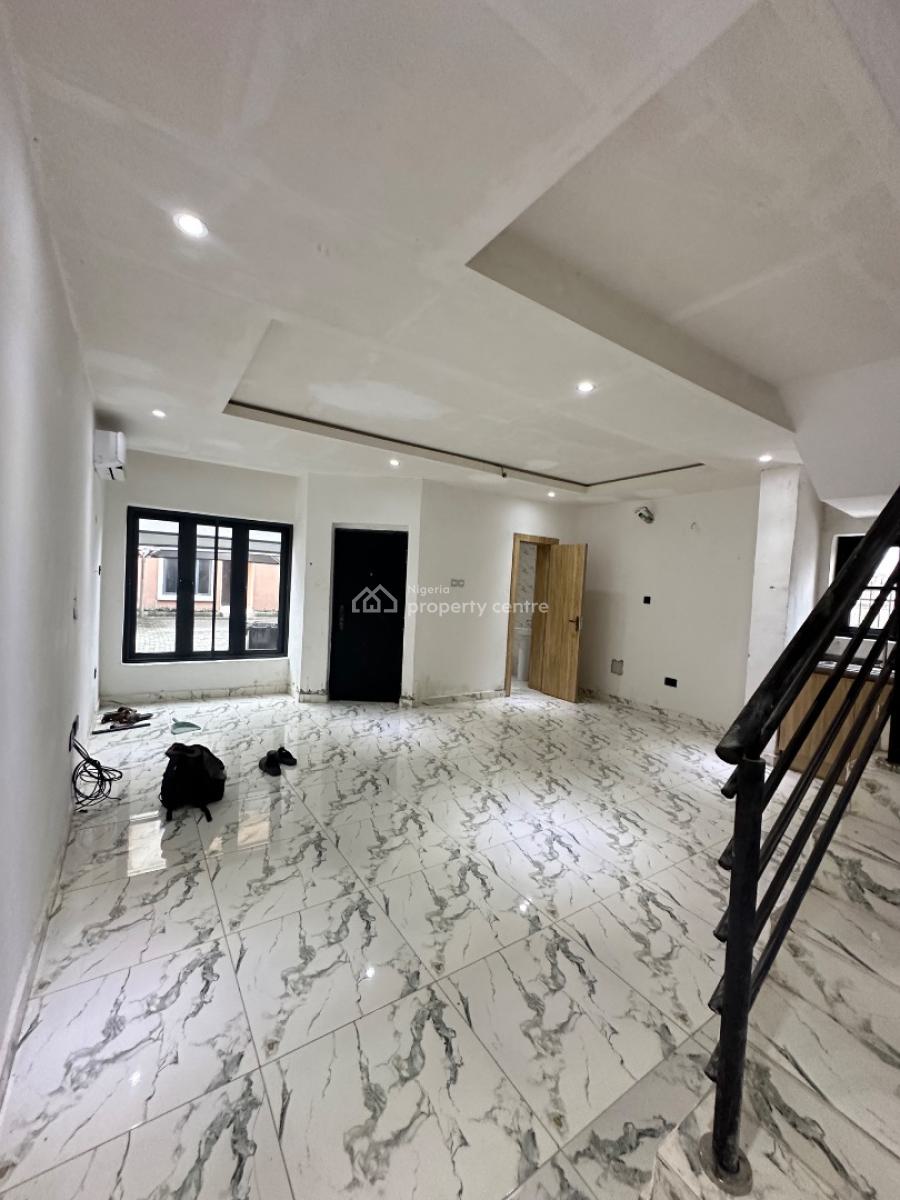 Spaciously Built 2 Bedroom Terrace Duplex with Pool and Gym, Lekki Phase 1, Lekki, Lagos, Terraced Duplex for Rent