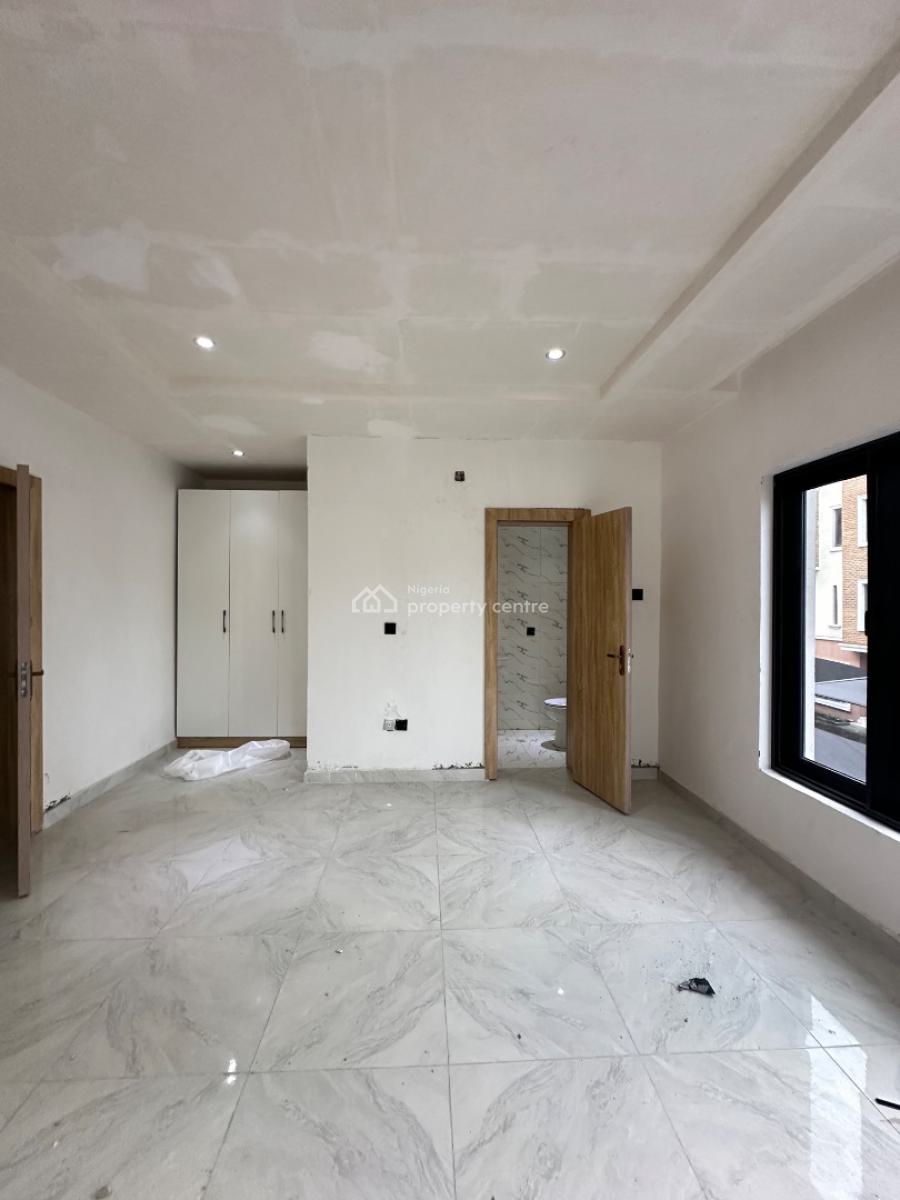 Spaciously Built 2 Bedroom Terrace Duplex with Pool and Gym, Lekki Phase 1, Lekki, Lagos, Terraced Duplex for Rent