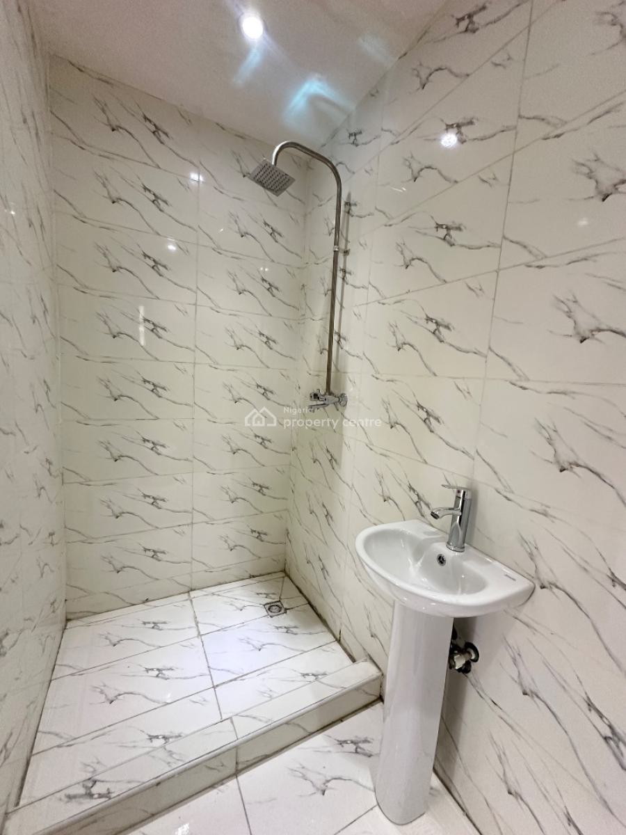 Spaciously Built 2 Bedroom Terrace Duplex with Pool and Gym, Lekki Phase 1, Lekki, Lagos, Terraced Duplex for Rent