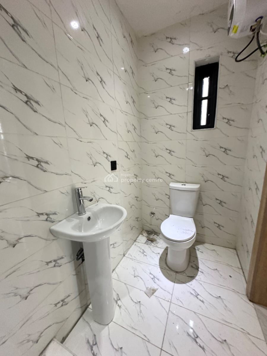 Spaciously Built 2 Bedroom Terrace Duplex with Pool and Gym, Lekki Phase 1, Lekki, Lagos, Terraced Duplex for Rent