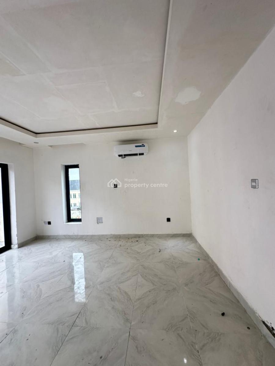 Spaciously Built 2 Bedroom Terrace Duplex with Swimming Pool & Gym, Lekki Phase 1, Lekki, Lagos, Flat / Apartment for Rent