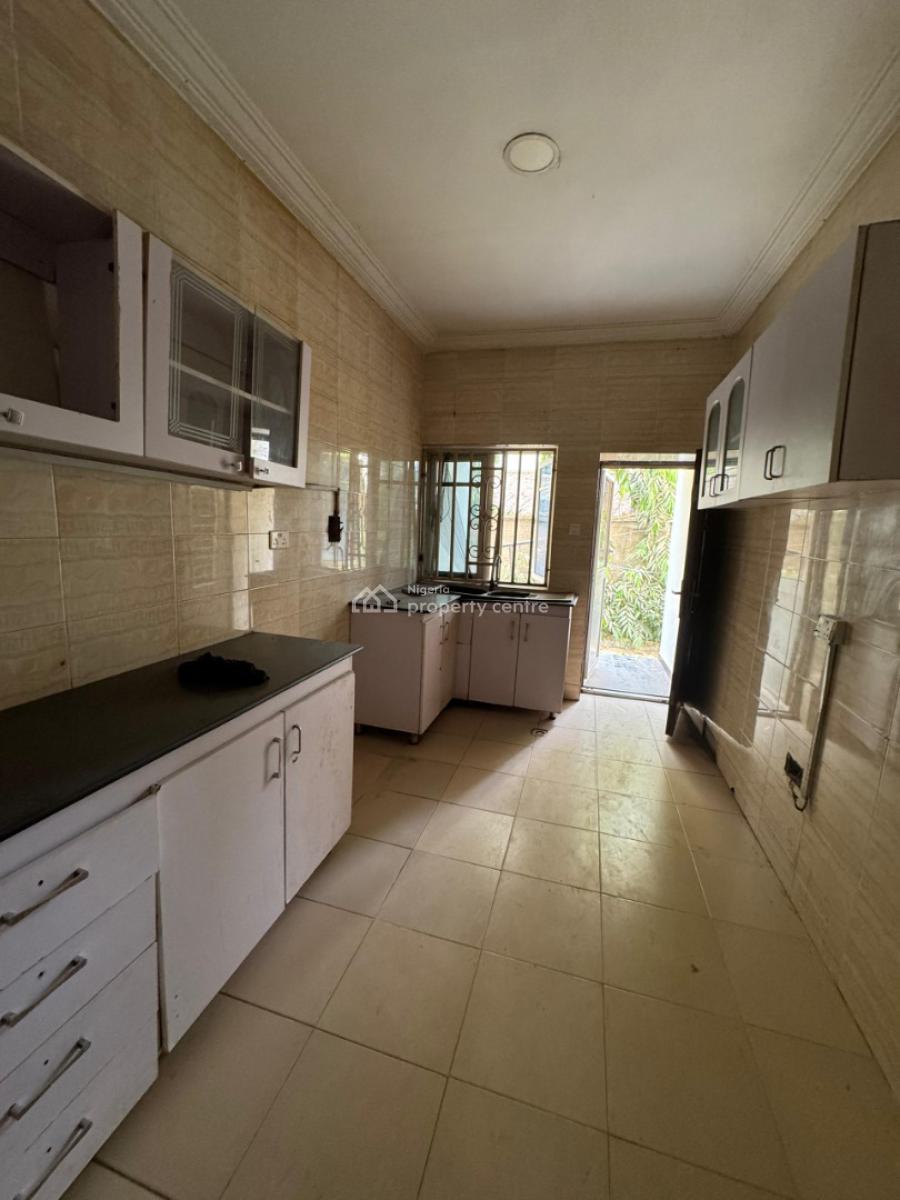 a Very Good Spacious 3 Bedroom Terraced Duplex + 1 Bq, Mabushi, Abuja, Terraced Duplex for Rent