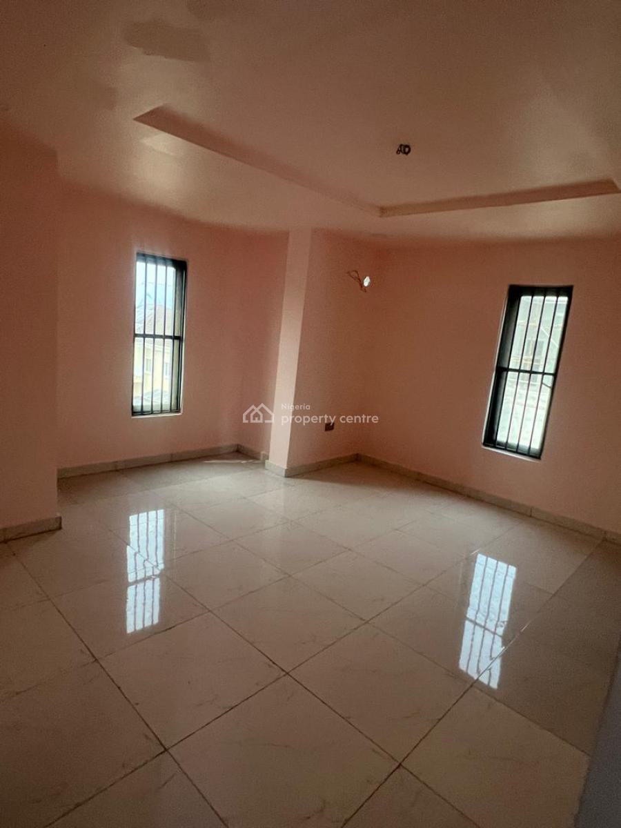 Specious 3 Bedrooms Flat, Ilasan, Lekki, Lagos, Flat / Apartment for Rent
