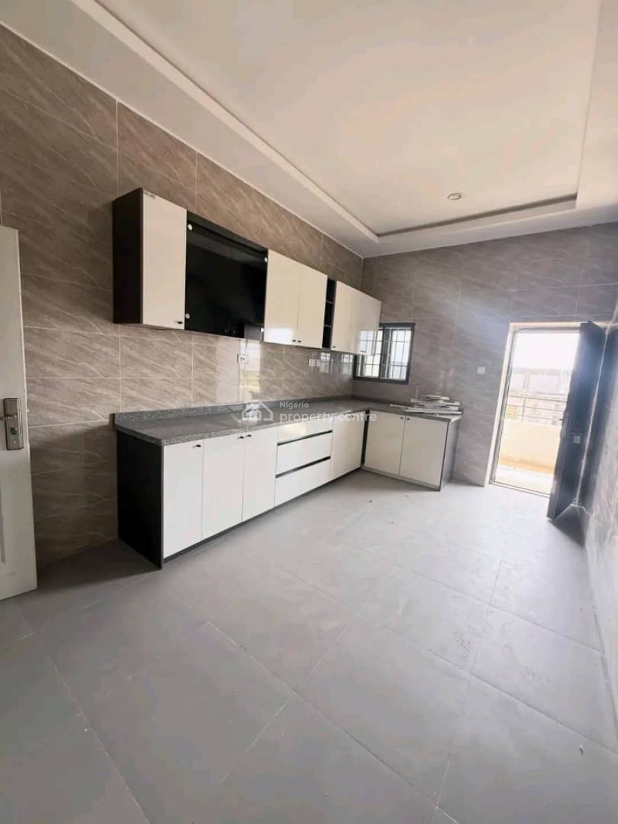 Standard Service 3 Bedroom Flat Second Floor, Jahi, Abuja, Flat / Apartment for Rent