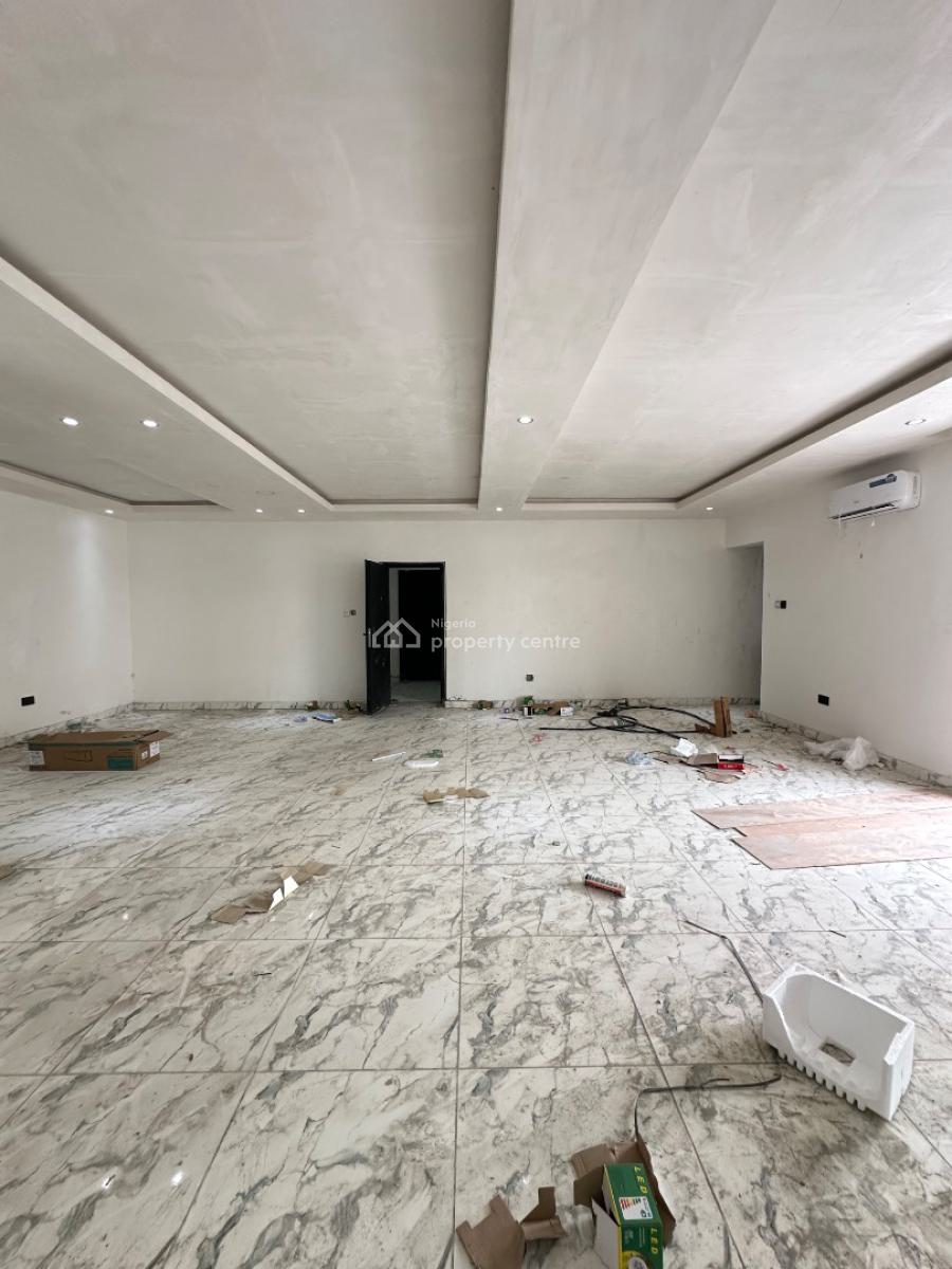 Spaciously Built 3 Bedroom Penthouse with Pool & Gym, Lekki Phase 1, Lekki, Lagos, House for Rent