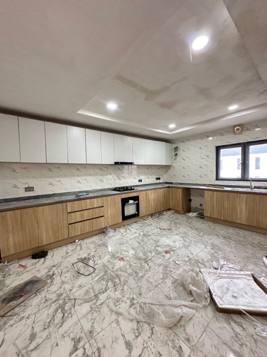 Spaciously Built 3 Bedroom Penthouse with Pool & Gym, Lekki Phase 1, Lekki, Lagos, House for Rent