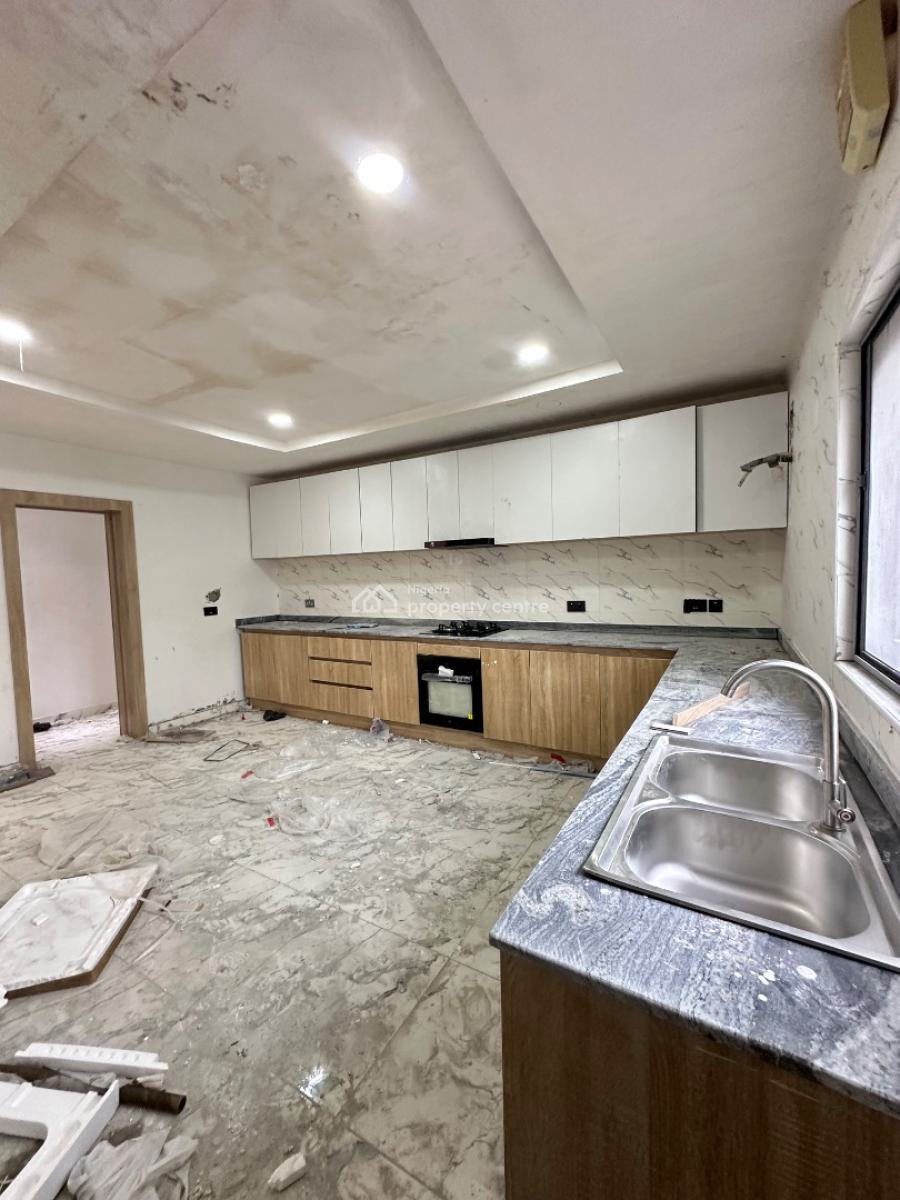 Spaciously Built 3 Bedroom Penthouse with Pool & Gym, Lekki Phase 1, Lekki, Lagos, House for Rent