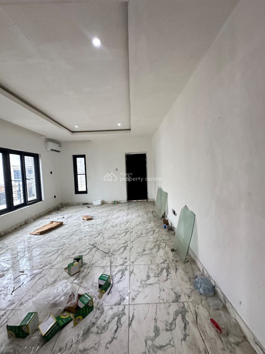 Spaciously Built 3 Bedroom Penthouse with Pool & Gym, Lekki Phase 1, Lekki, Lagos, House for Rent