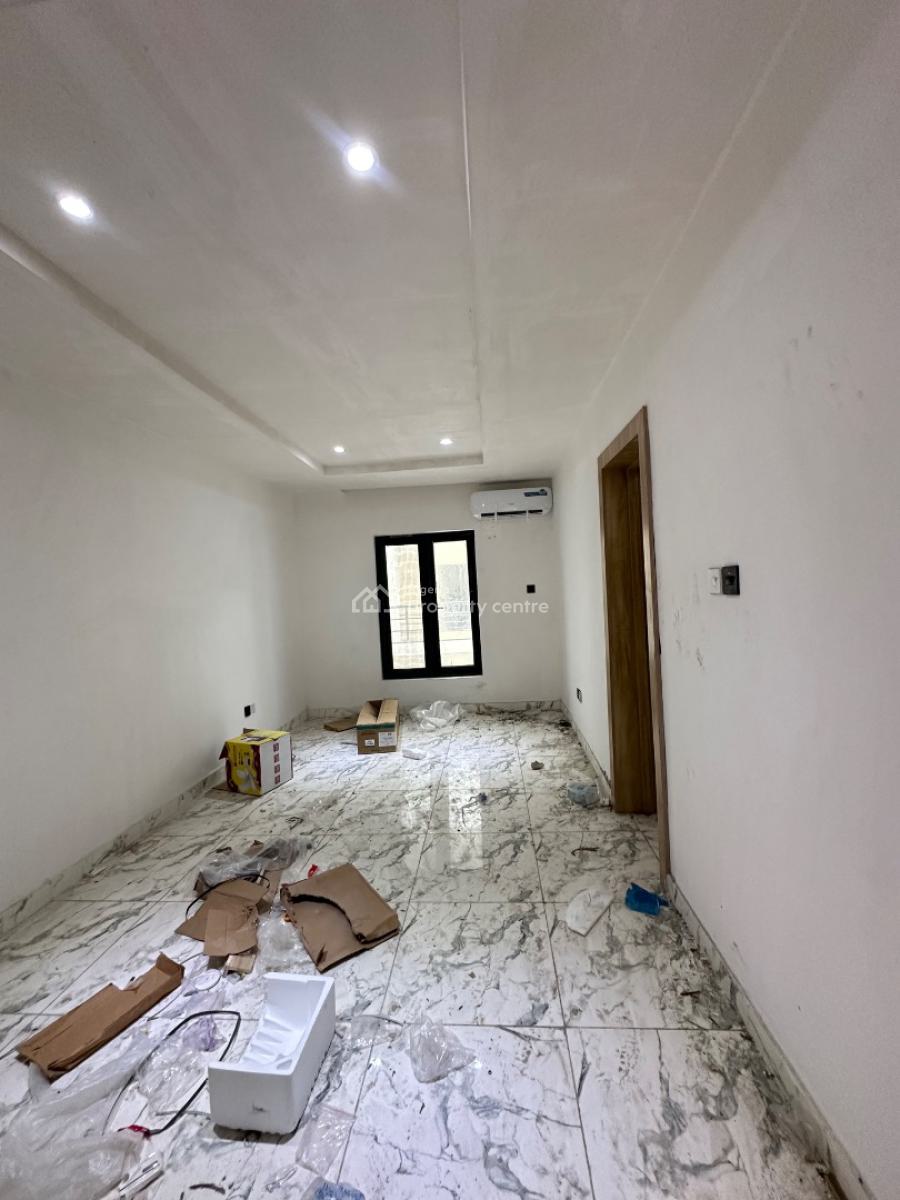 Spaciously Built 3 Bedroom Penthouse with Pool & Gym, Lekki Phase 1, Lekki, Lagos, House for Rent