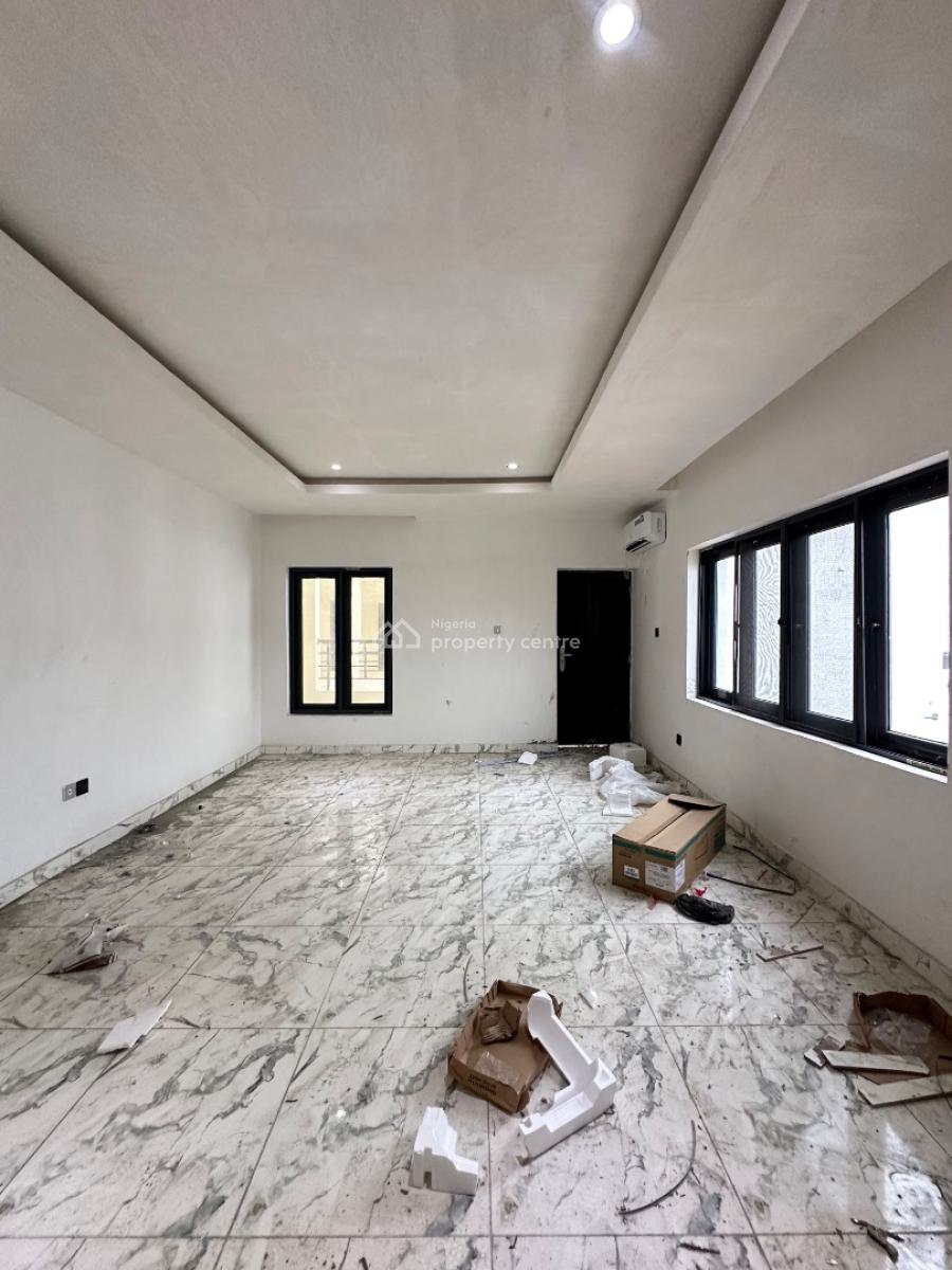 Spaciously Built 3 Bedroom Penthouse with Pool & Gym, Lekki Phase 1, Lekki, Lagos, House for Rent