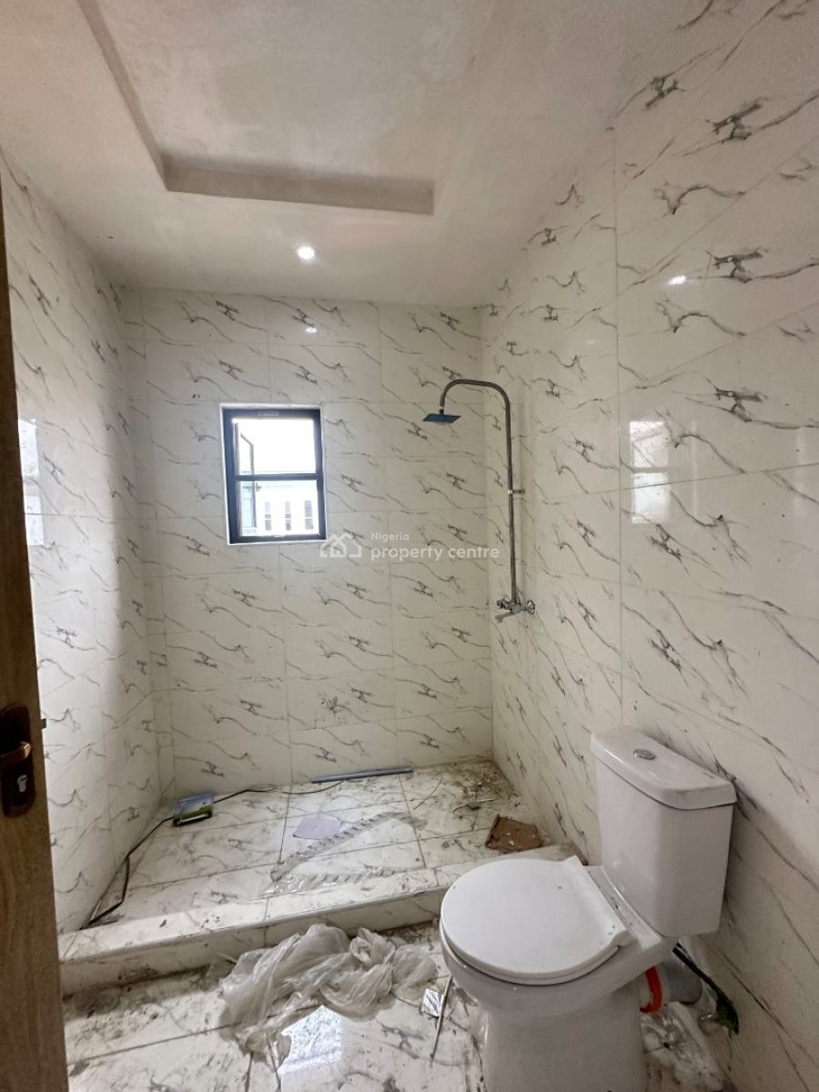 Spaciously Built 3 Bedroom Penthouse with Pool & Gym, Lekki Phase 1, Lekki, Lagos, House for Rent