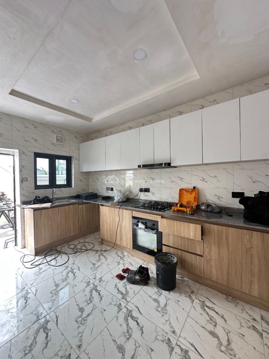 Beautifully Built 4 Bedroom Terrace Duplex with Pool and Gym, Lekki Phase 1, Lekki, Lagos, Terraced Duplex for Rent