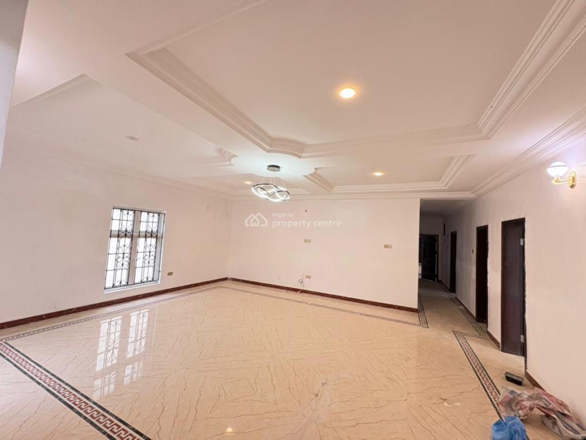 Spacious 3 Bedroom Flat Without Bq, Lekki Phase 1, Lekki, Lagos, Flat / Apartment for Rent