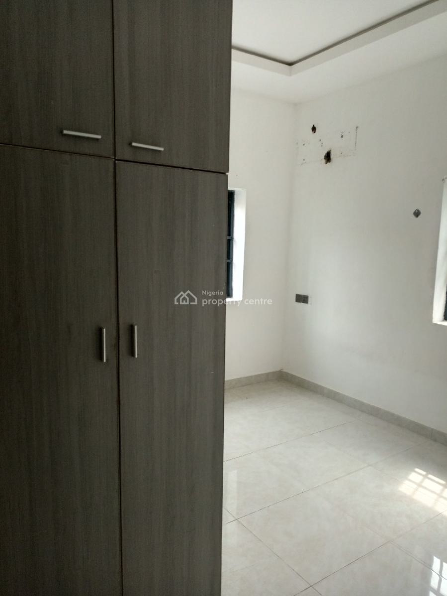 Standard and Sharp 2 Bedroom Apartment (downstairs), Greenville Estate, Badore, Ajah, Lagos, Flat / Apartment for Rent