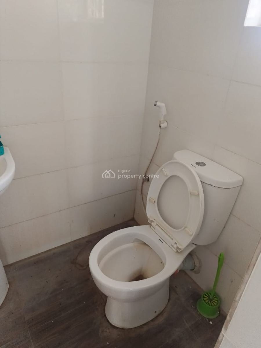 Well Maintained Self Serviced 3-bedroom Apartment, Ilasan, Lekki, Lagos, Flat / Apartment for Rent