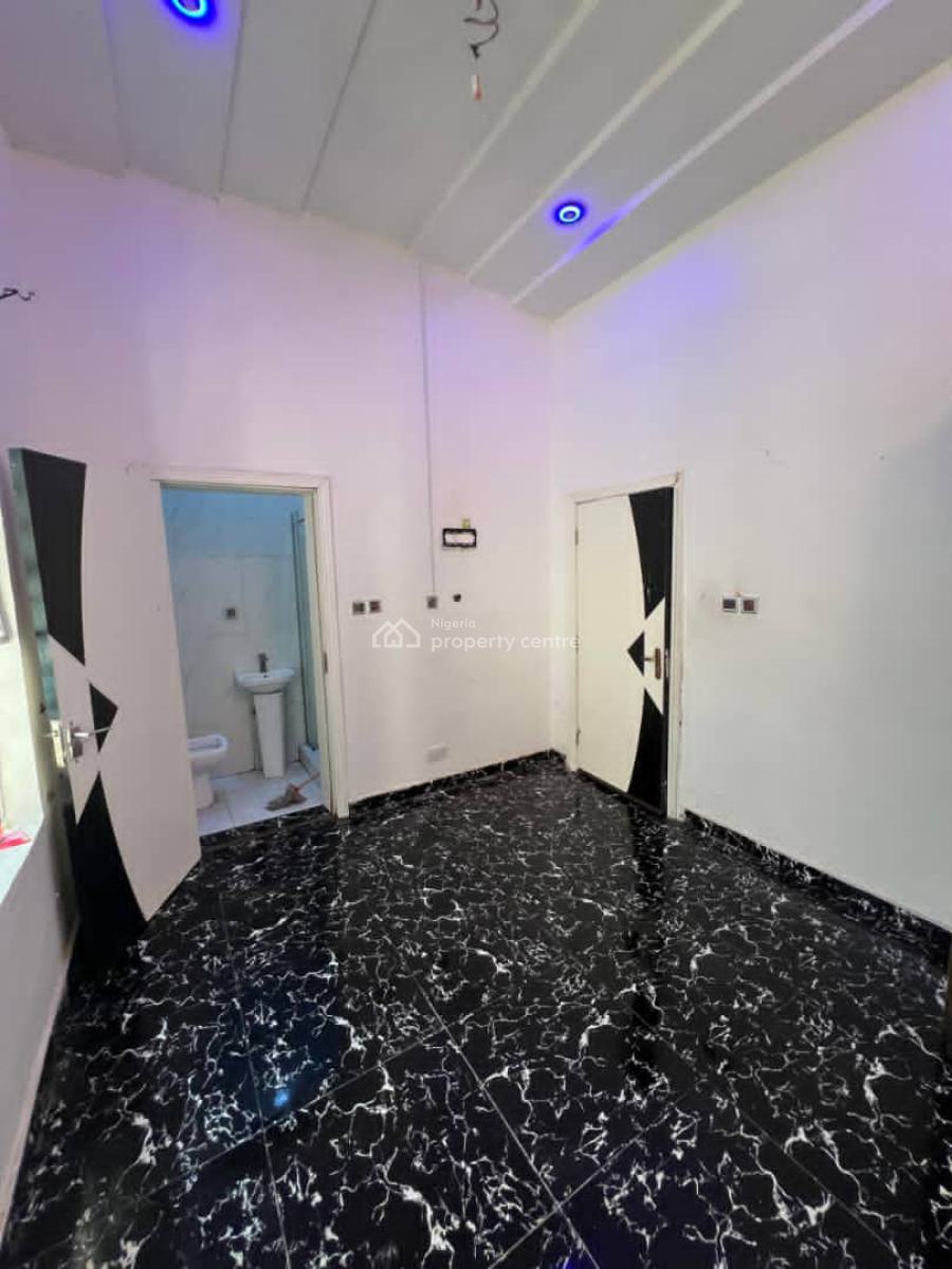 Spacious Guest Room, Well Ventilated with Top-notch Bathroom, Ikota Villa Estate, Ikota, Lekki, Lagos, Flat / Apartment for Rent