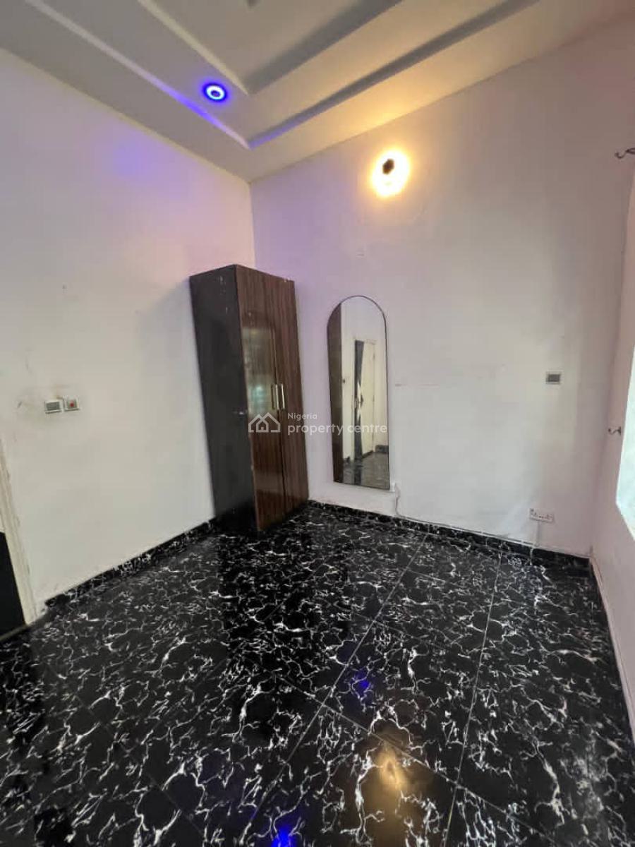 Spacious Guest Room, Well Ventilated with Top-notch Bathroom, Ikota Villa Estate, Ikota, Lekki, Lagos, Flat / Apartment for Rent